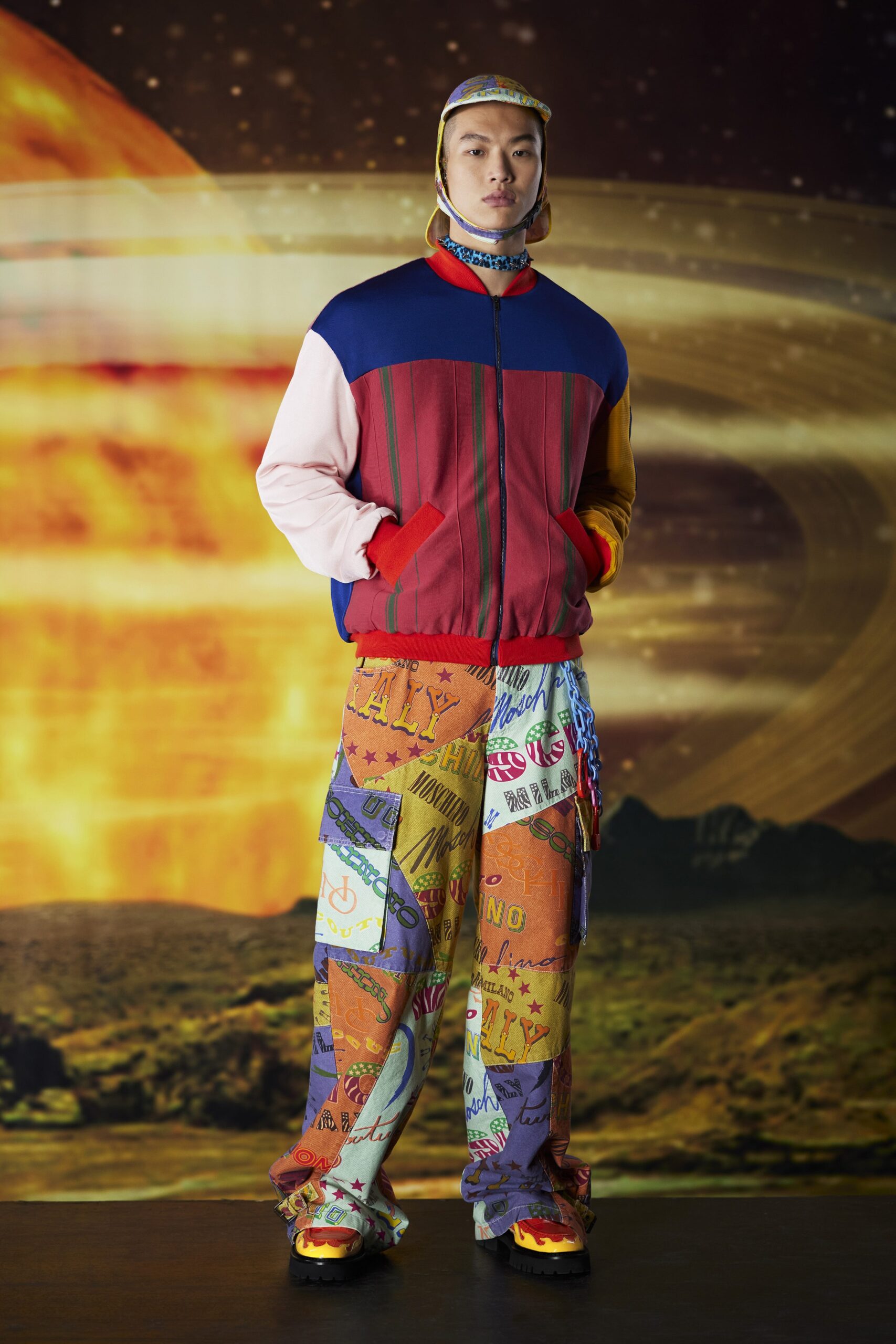 Moschino F/W 22 Look 13