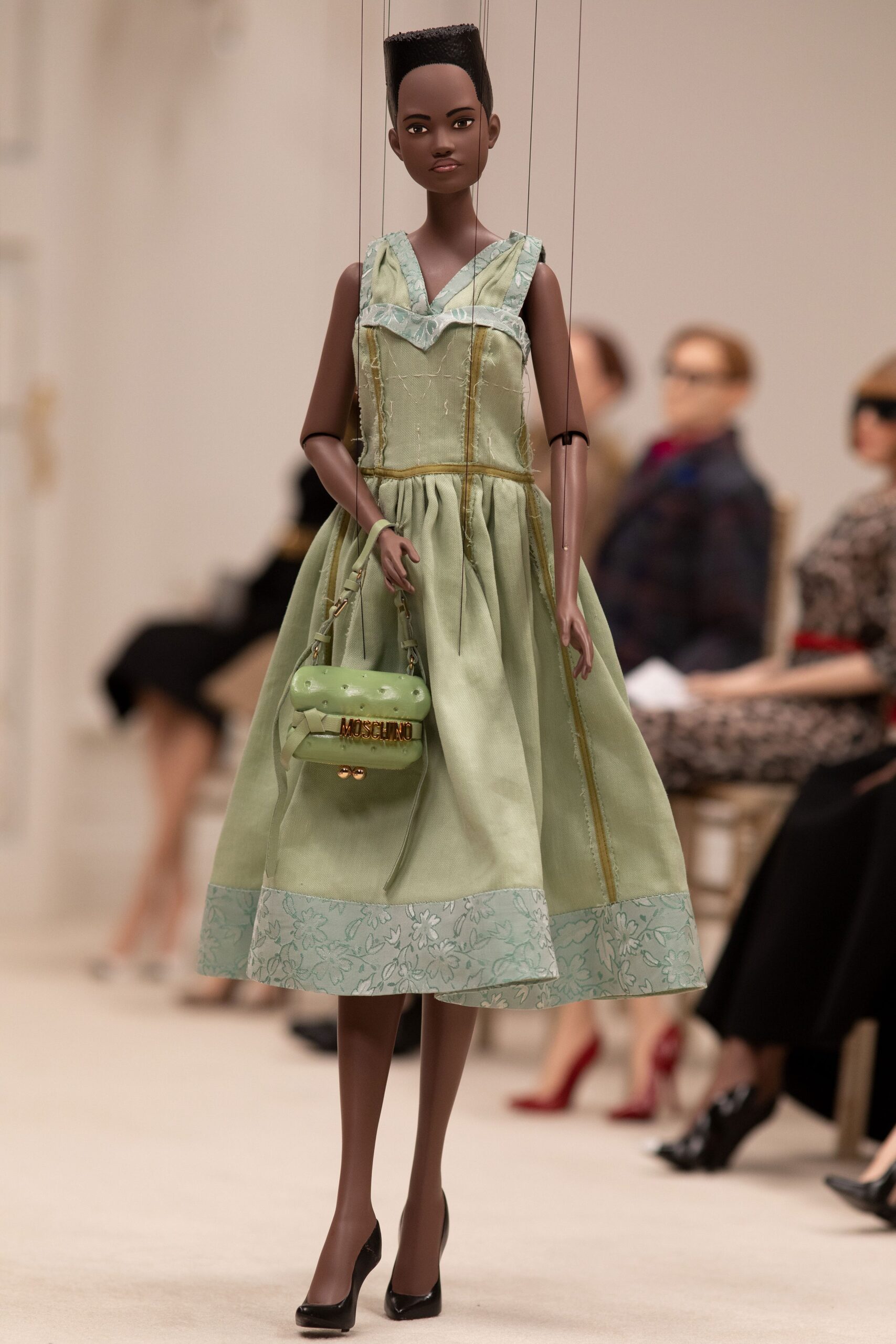 Moschino S/S 21 Look 13