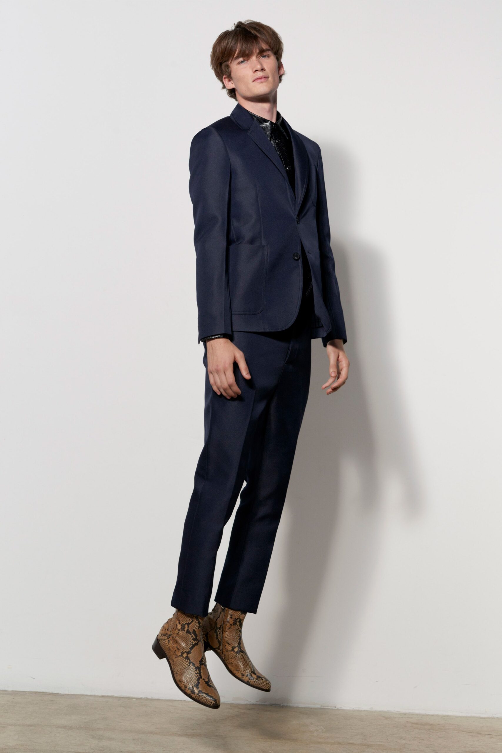 No. 21 Resort 20 Look 12