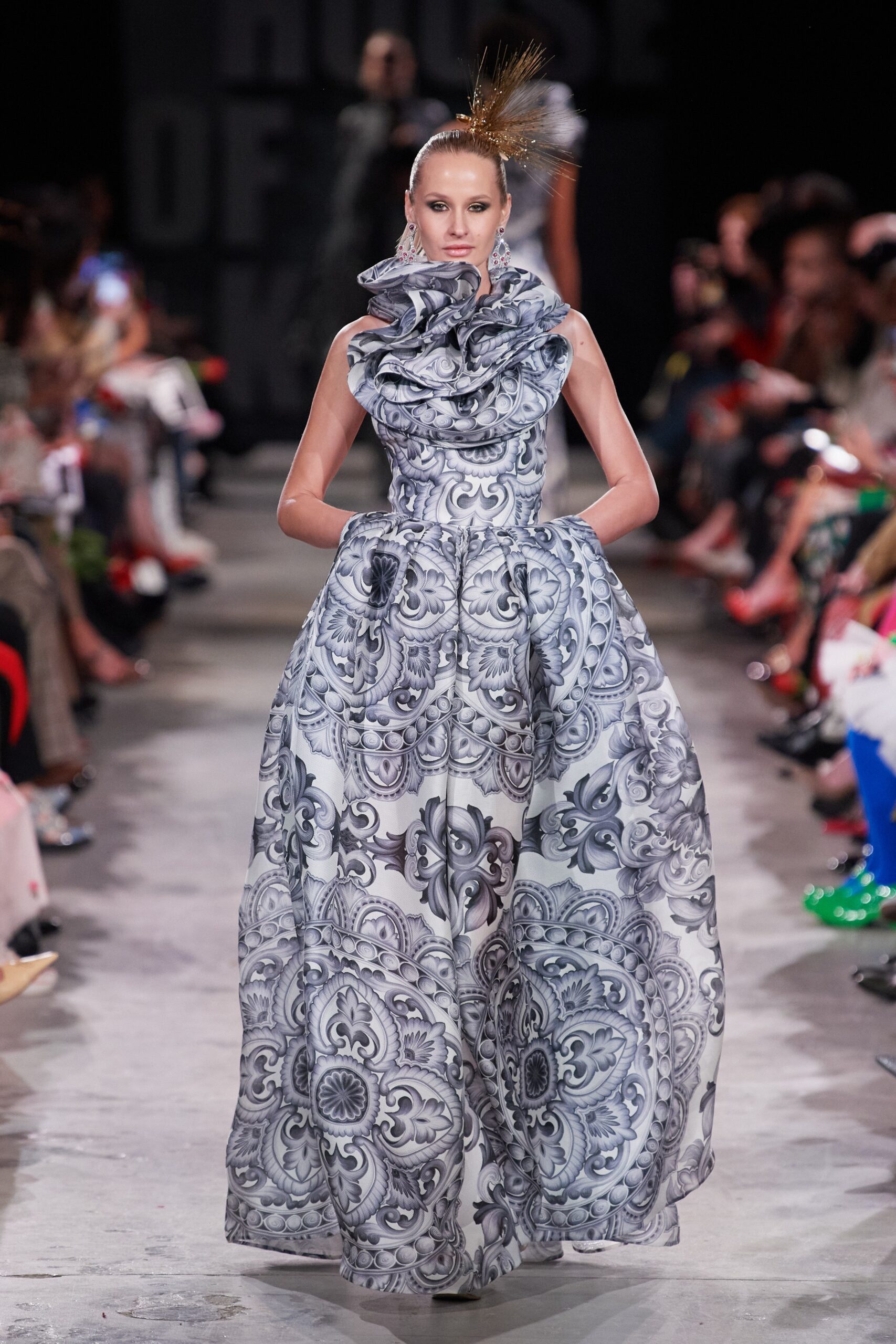 Naeem Khan F/W 23 Look 13