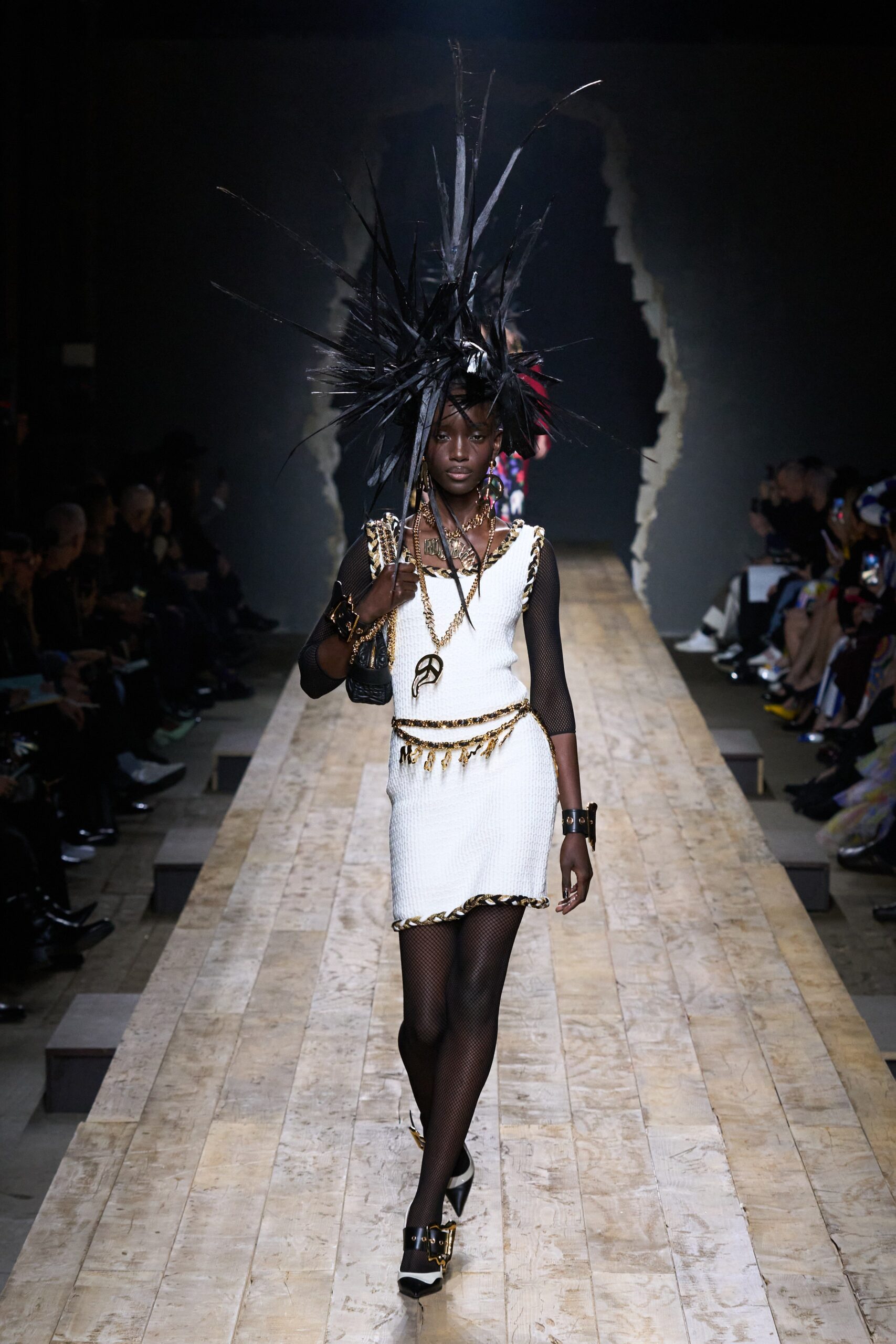 Moschino F/W 23 Look 14