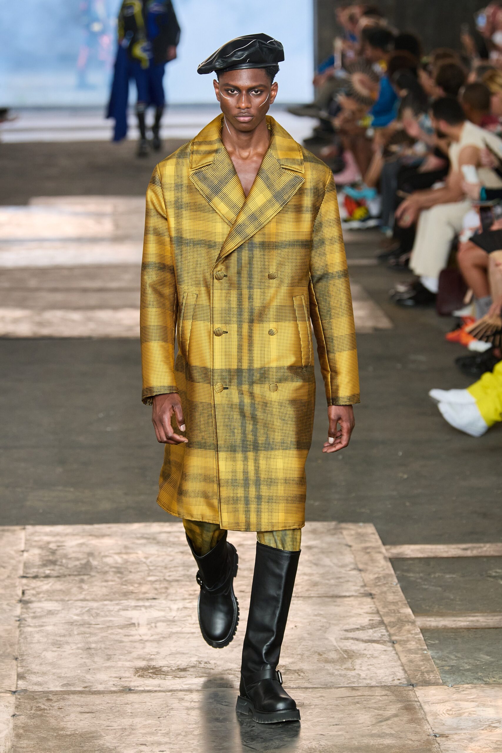 Moschino S/S 23 Menswear Look 14