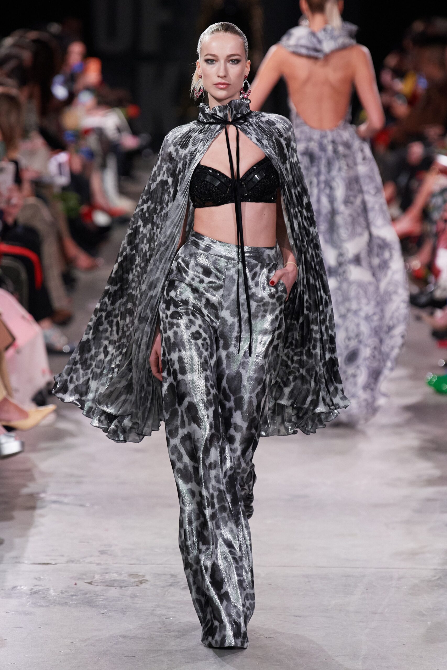 Naeem Khan F/W 23 Look 14