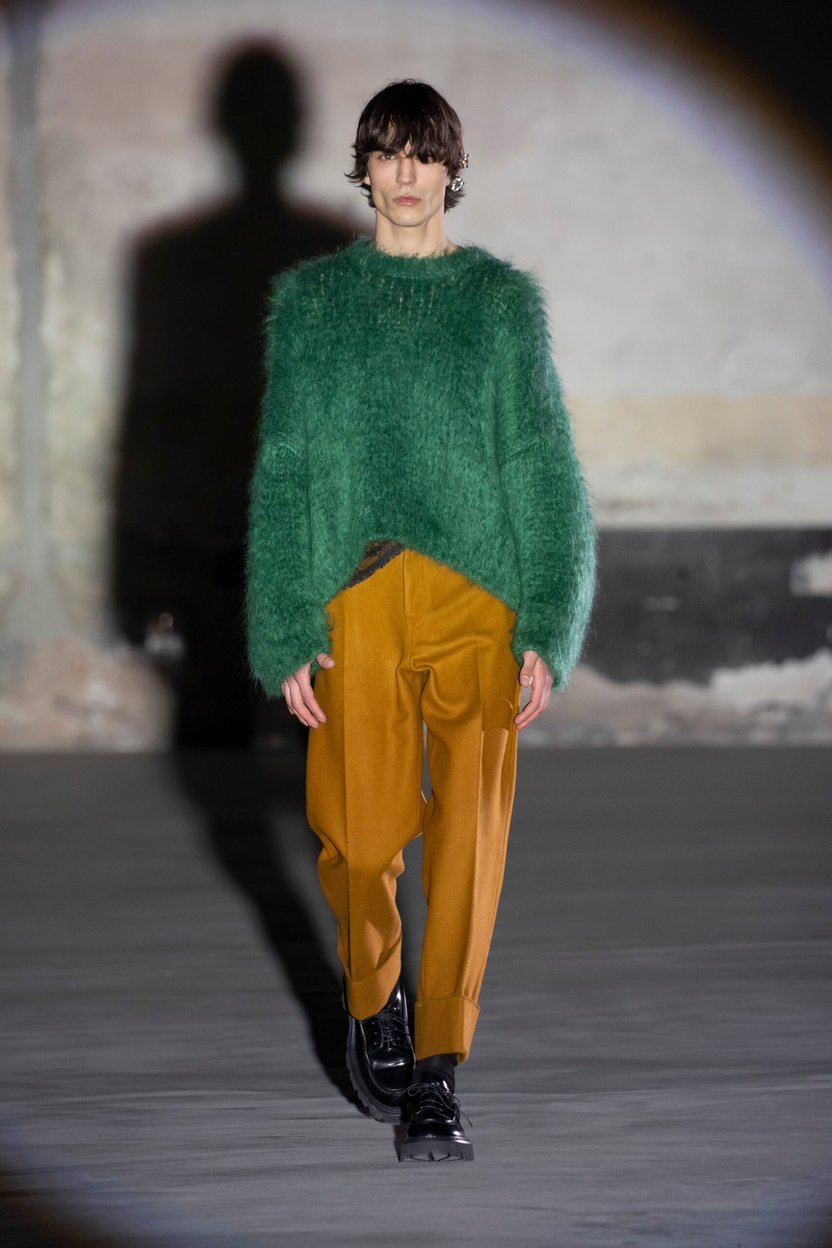 No. 21 F/W 21 Look 15