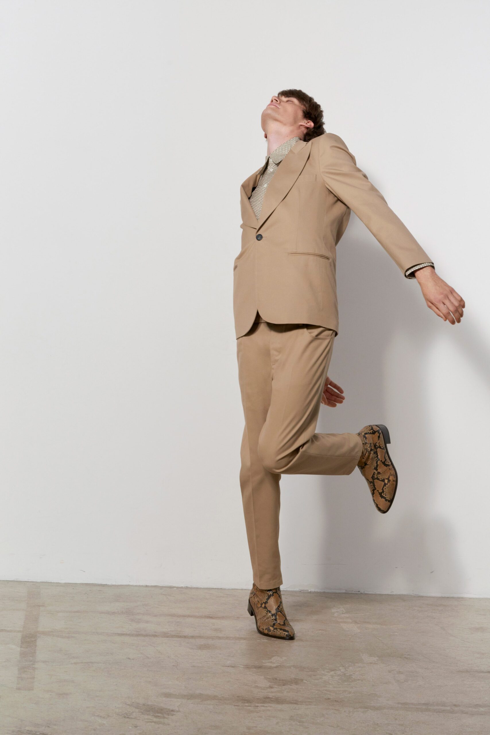 No. 21 Resort 20 Look 14
