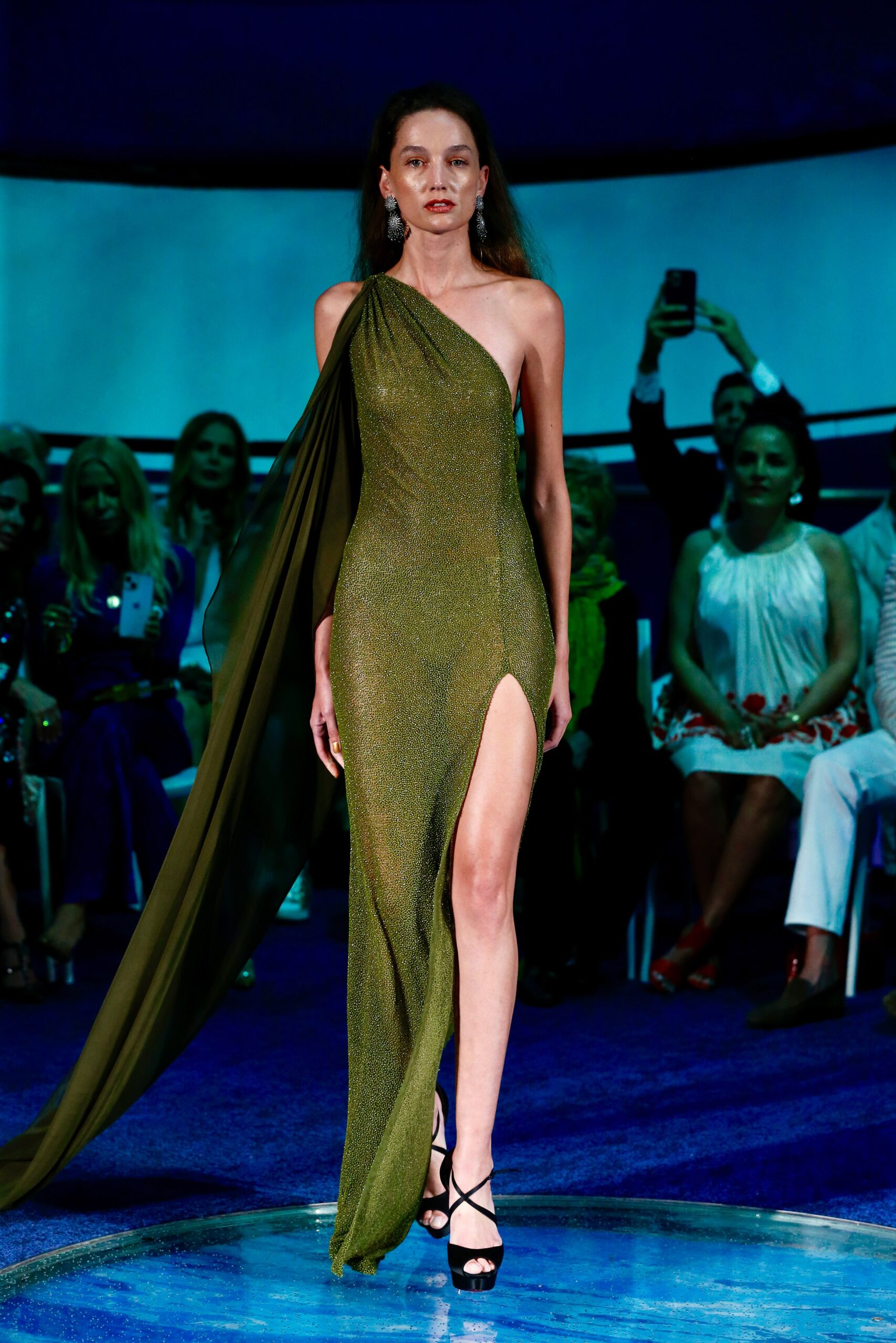 Naeem Khan Resort 23 Look 15