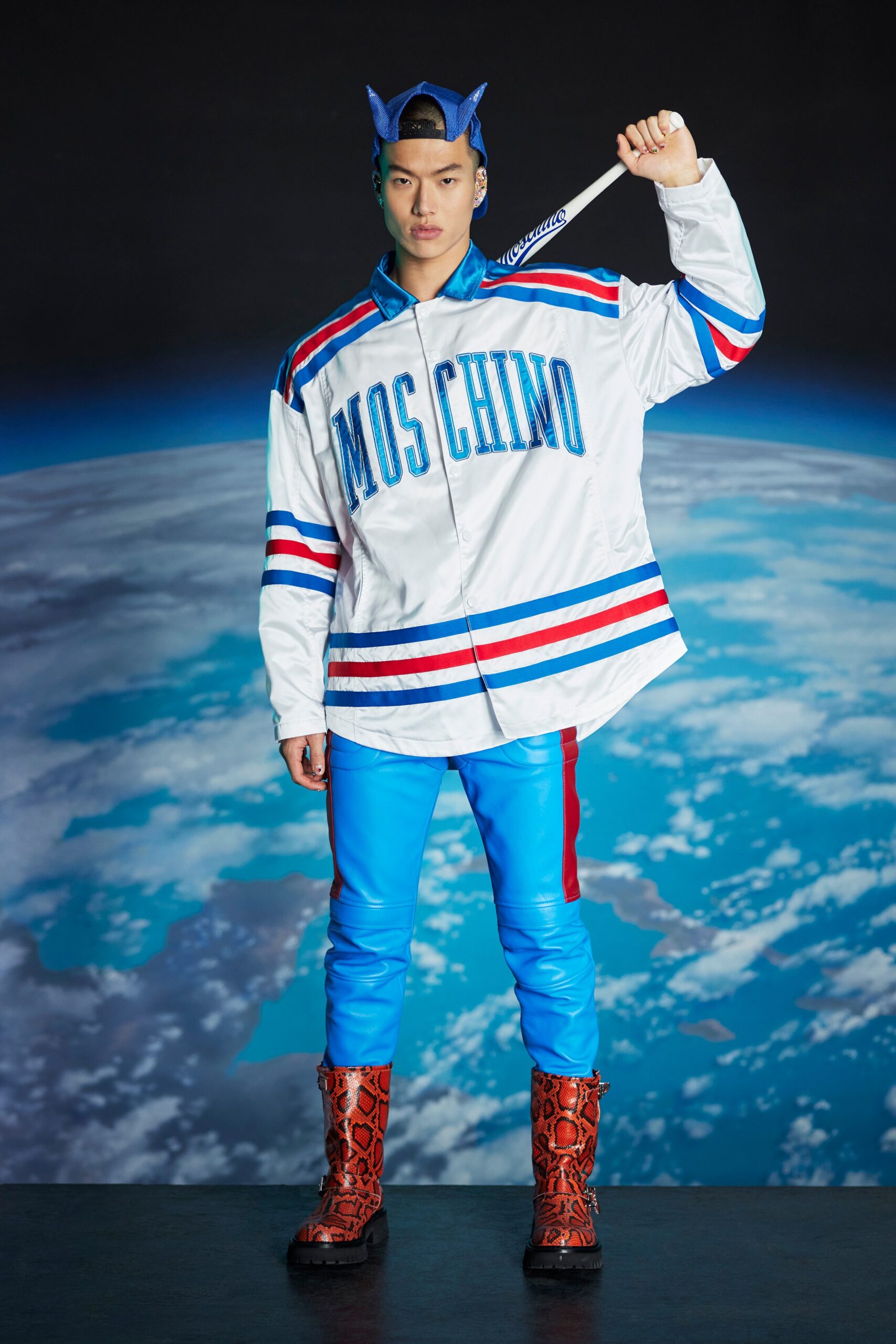 Moschino F/W 22 Look 16