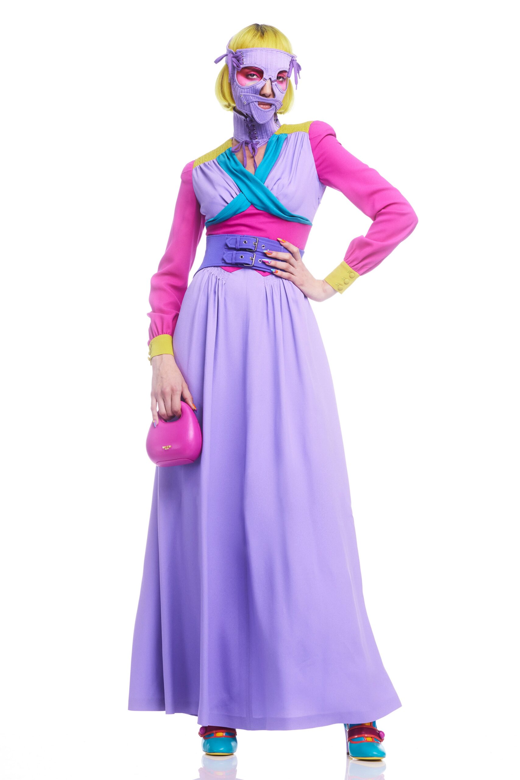 Moschino F/W 22 Look 16