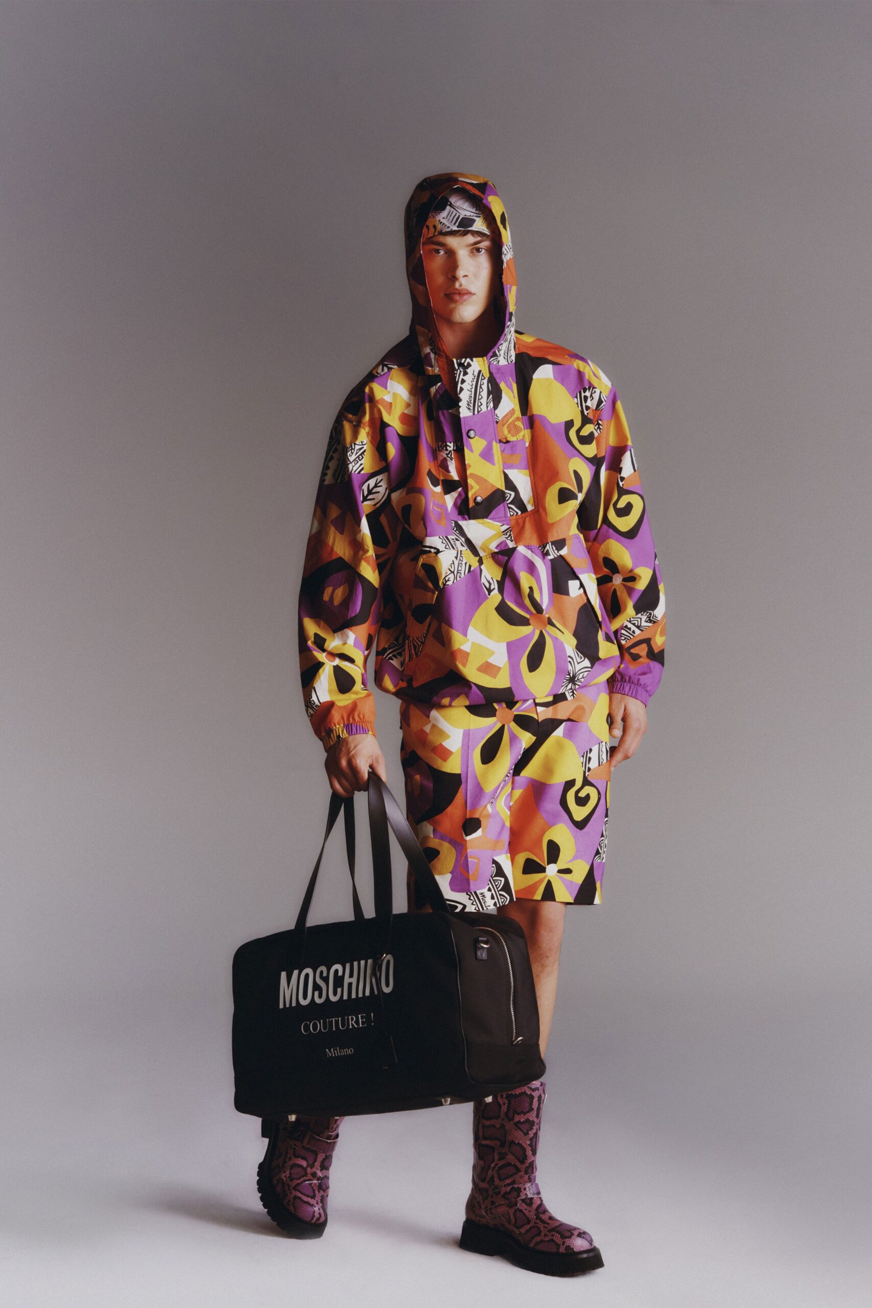 Moschino Resort 23 Look 16