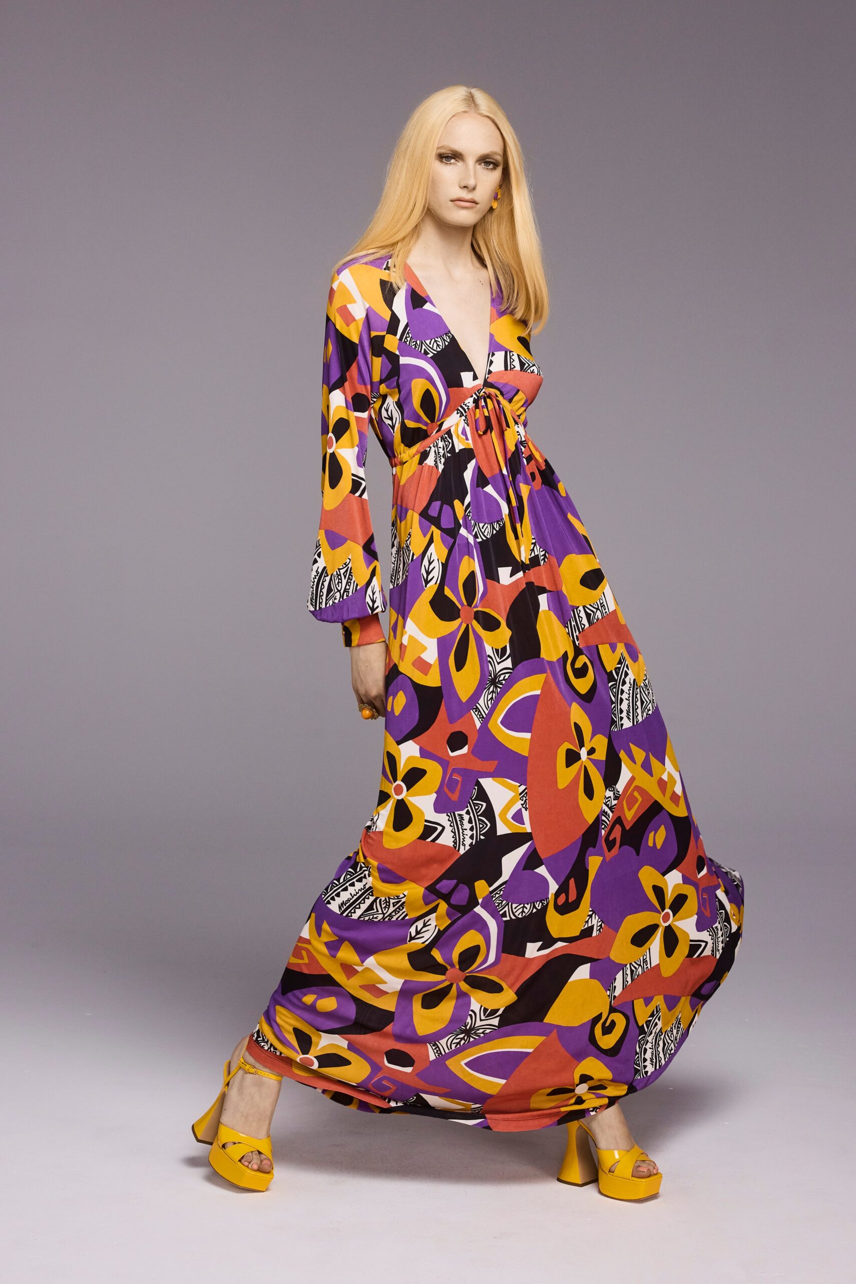Moschino Resort 23 Look 16