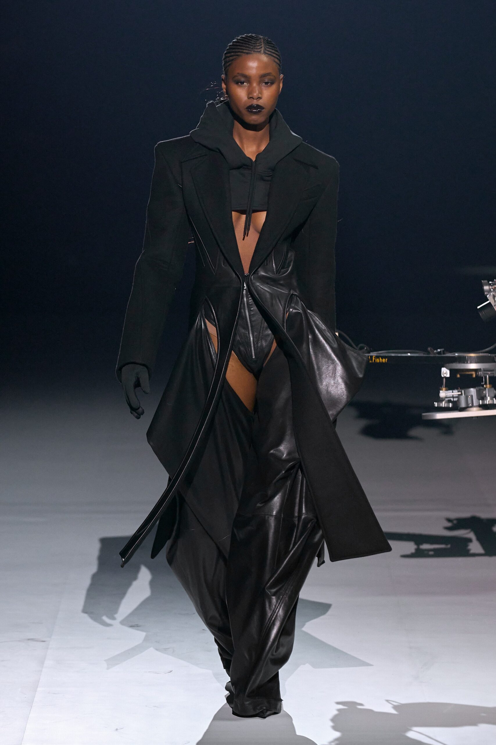 Mugler F/W 22 Look 16