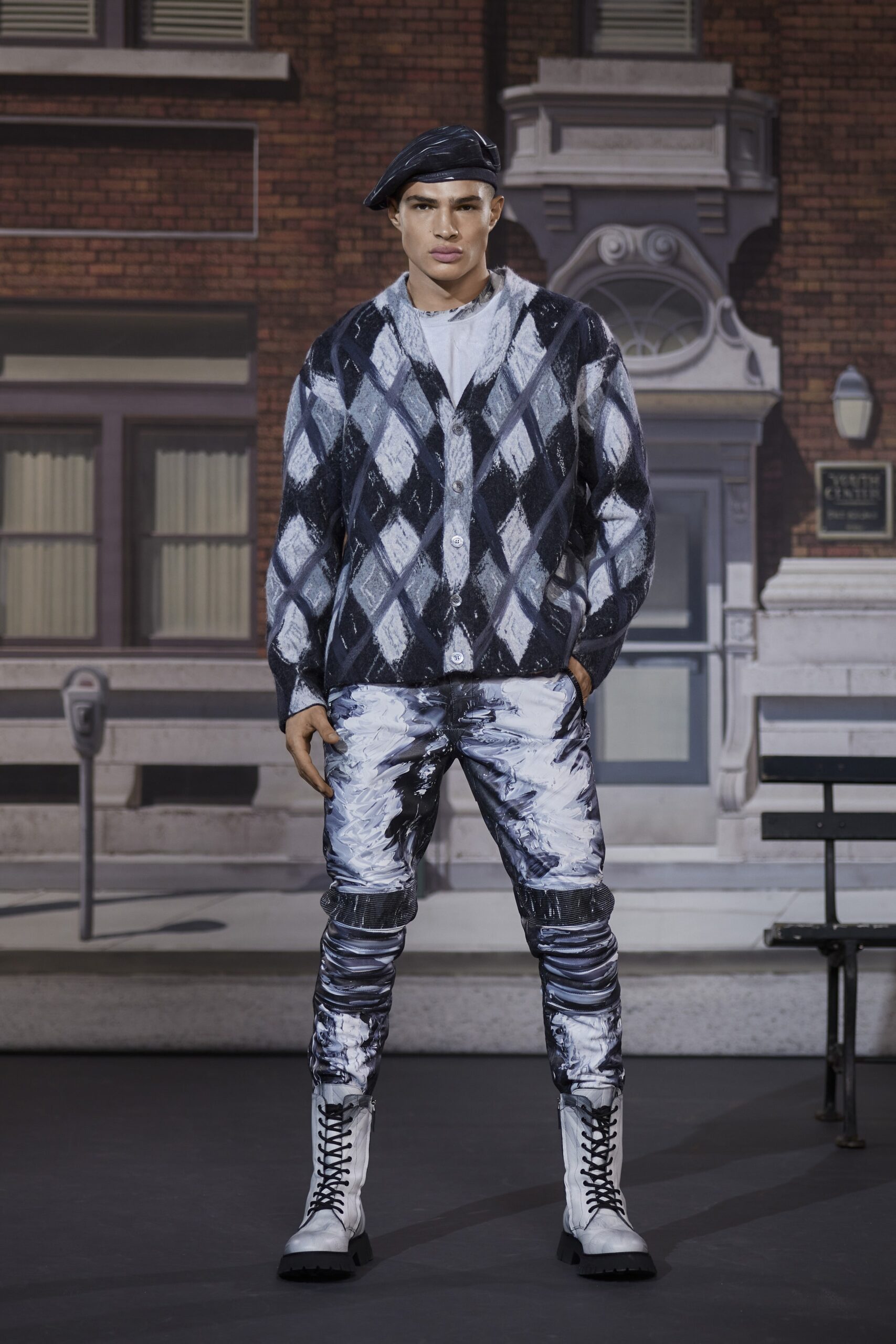 Moschino F/W 21 Menswear Look 17