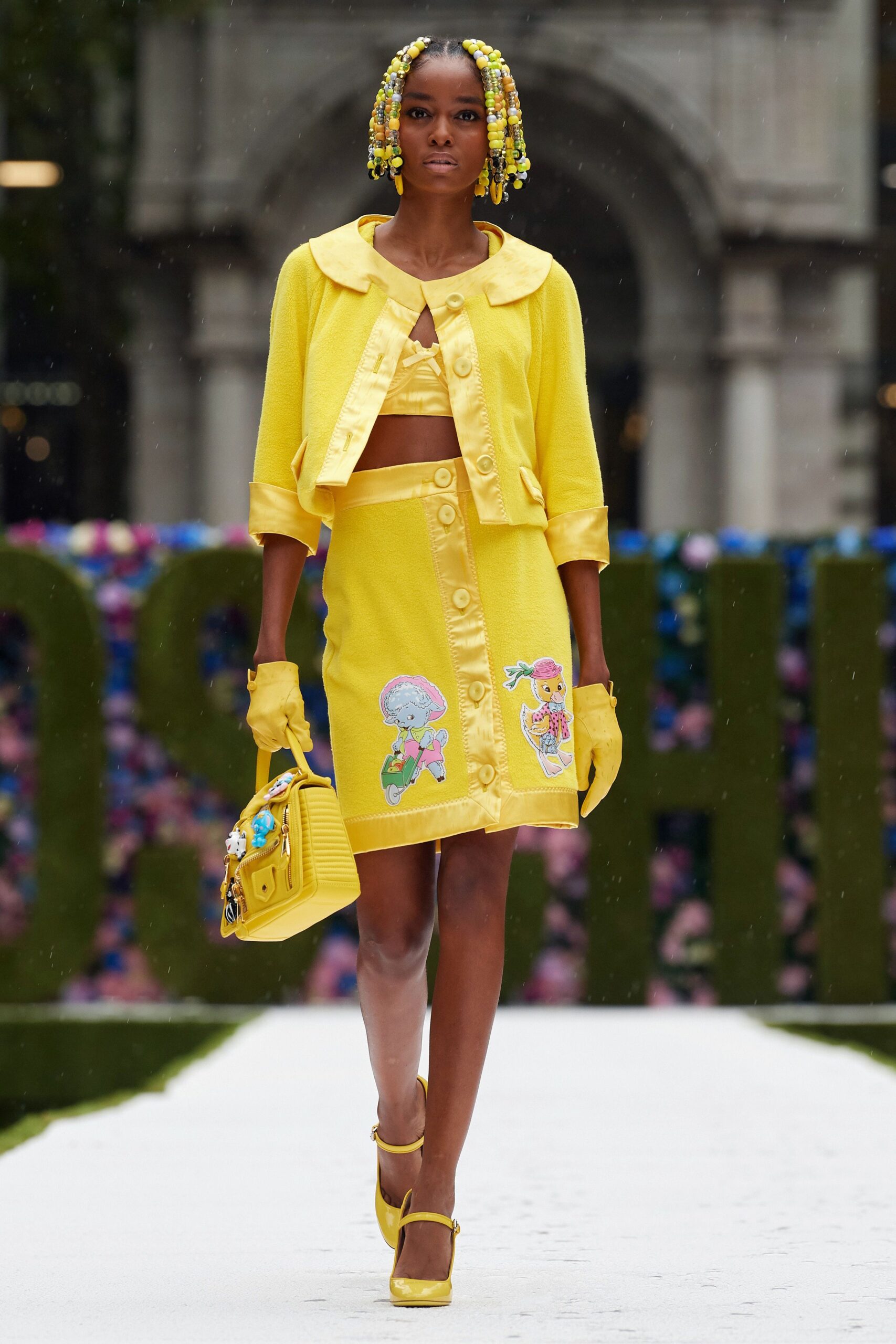 Moschino S/S 22 Look 17
