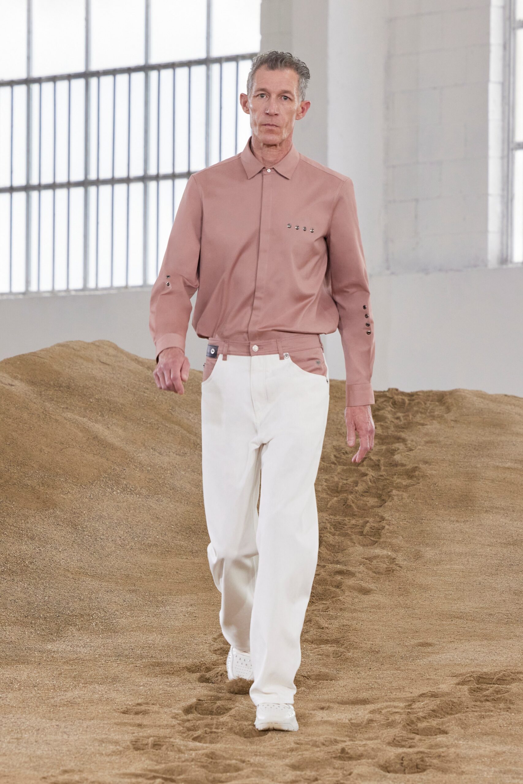 Neil Barrett S/S 23 Menswear Look 17