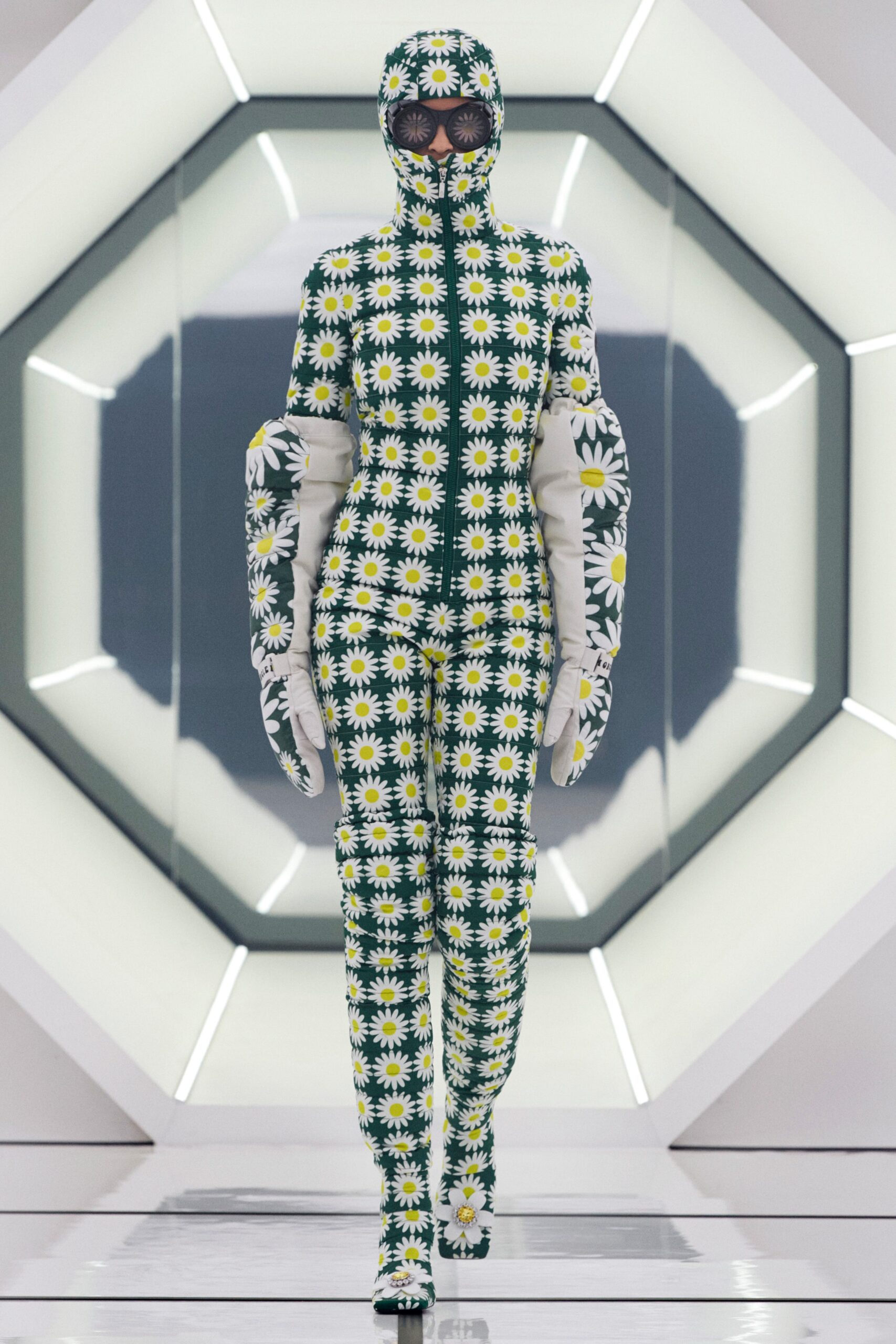 Moncler 8 Richard Quinn F/W 20 Look 18