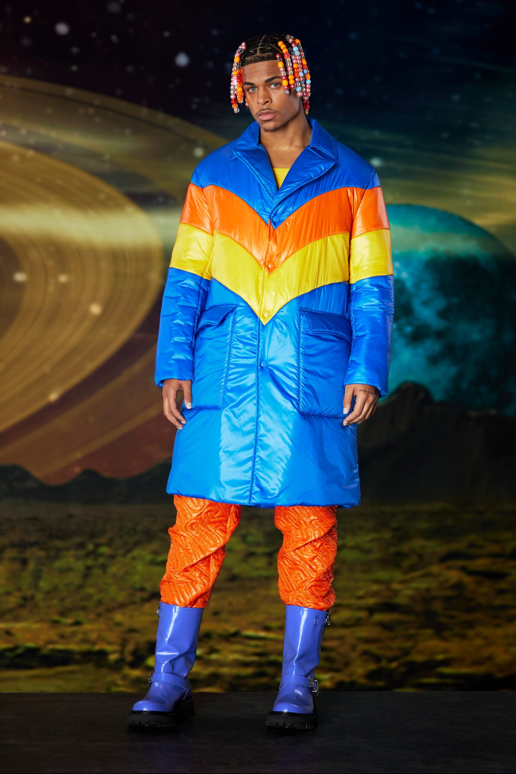 Moschino F/W 22 Look 18