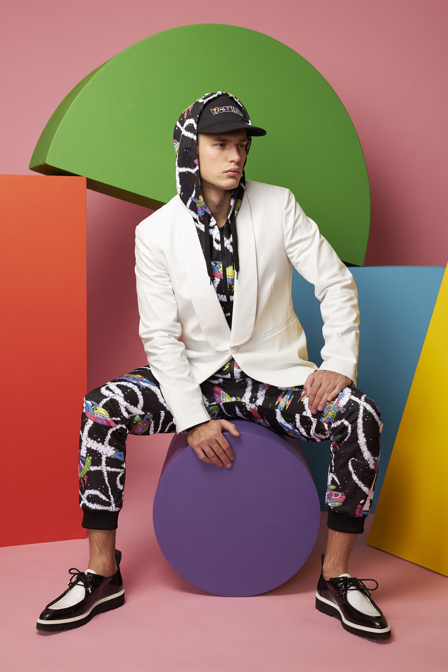Moschino Resort 21 Look 18