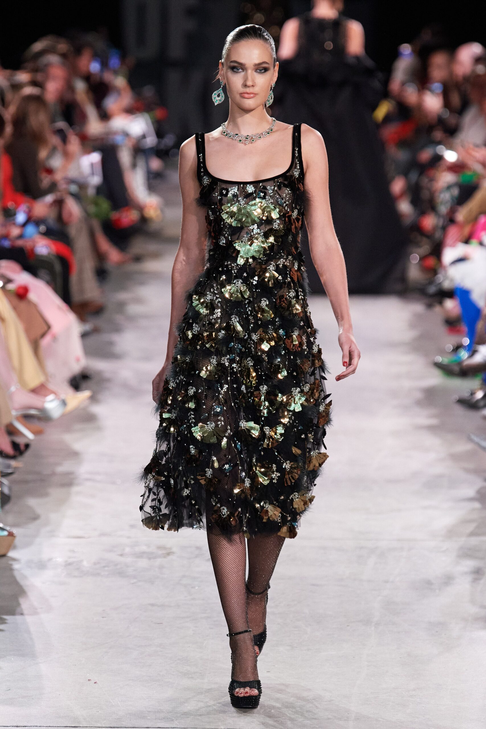 Naeem Khan F/W 23 Look 18
