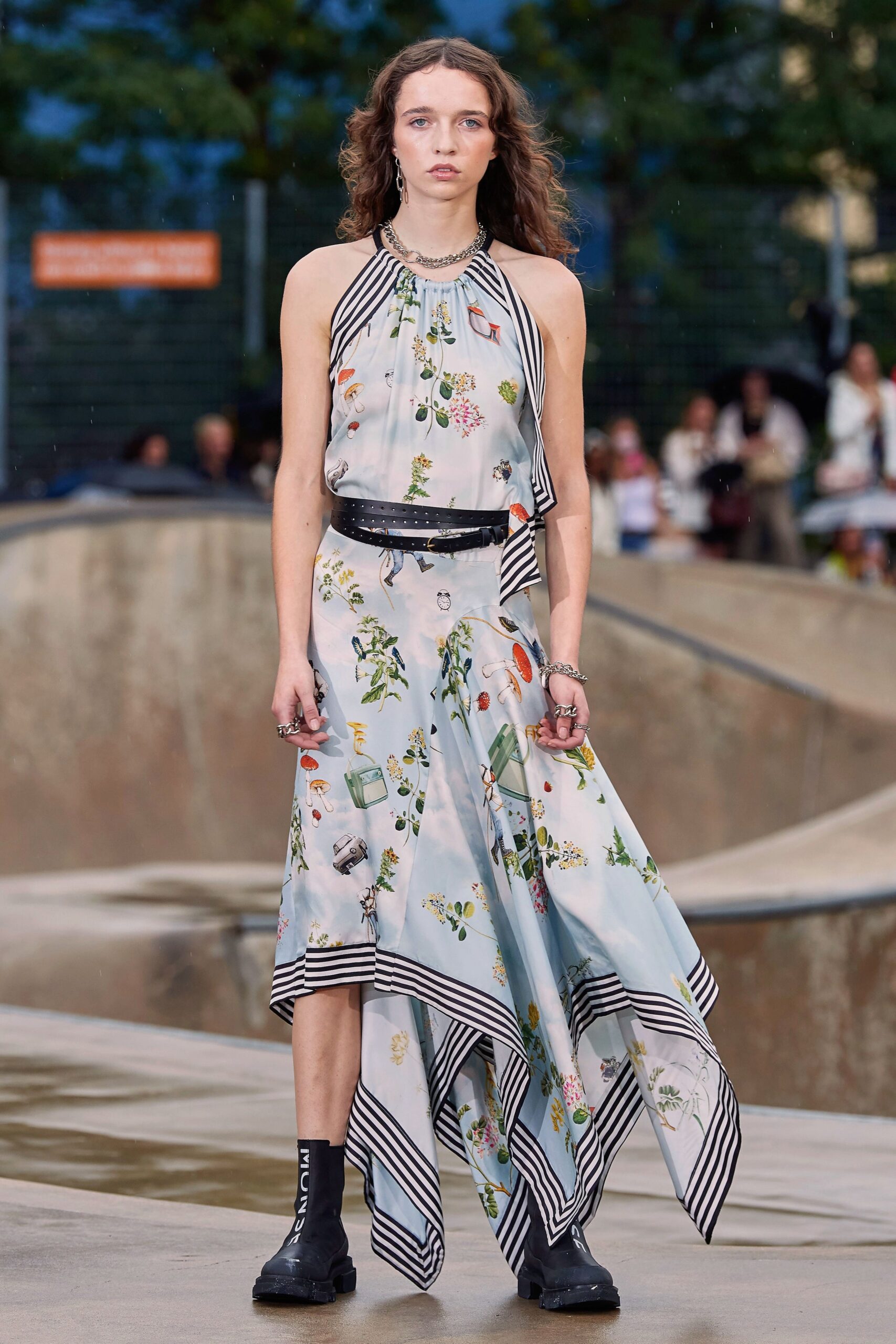 Monse Resort 22 Look 19