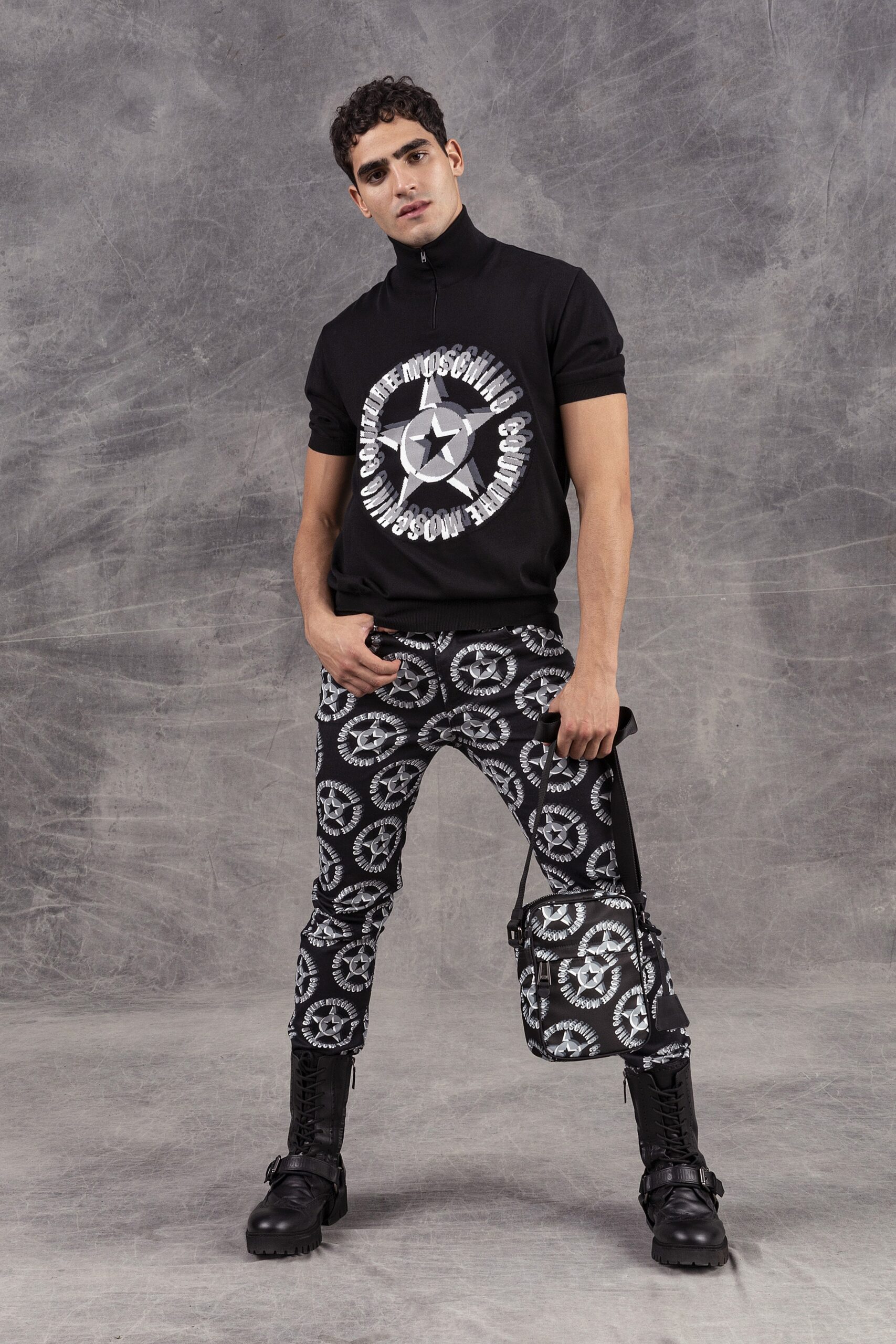Moschino F/W 21 Look 19