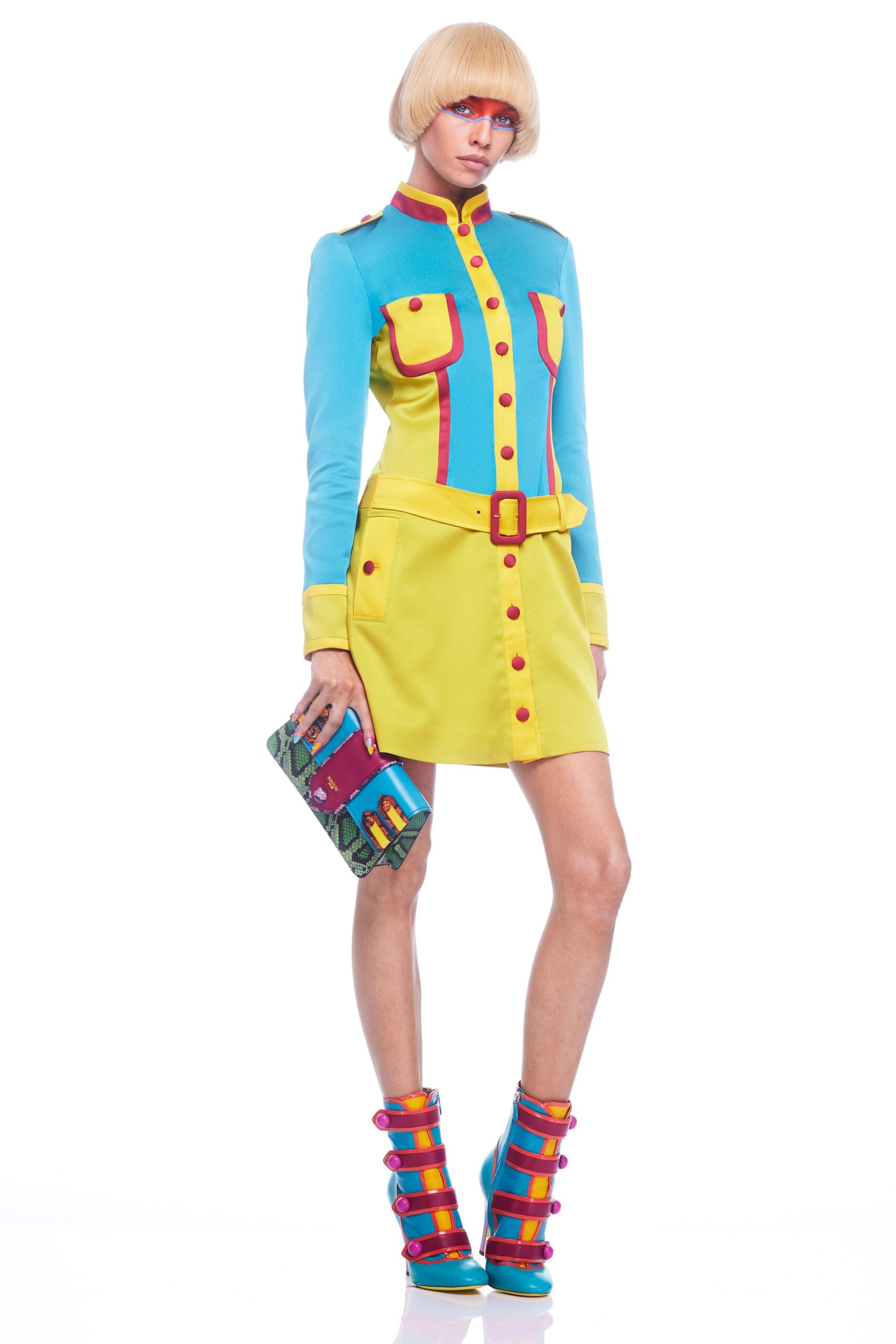 Moschino F/W 22 Look 19