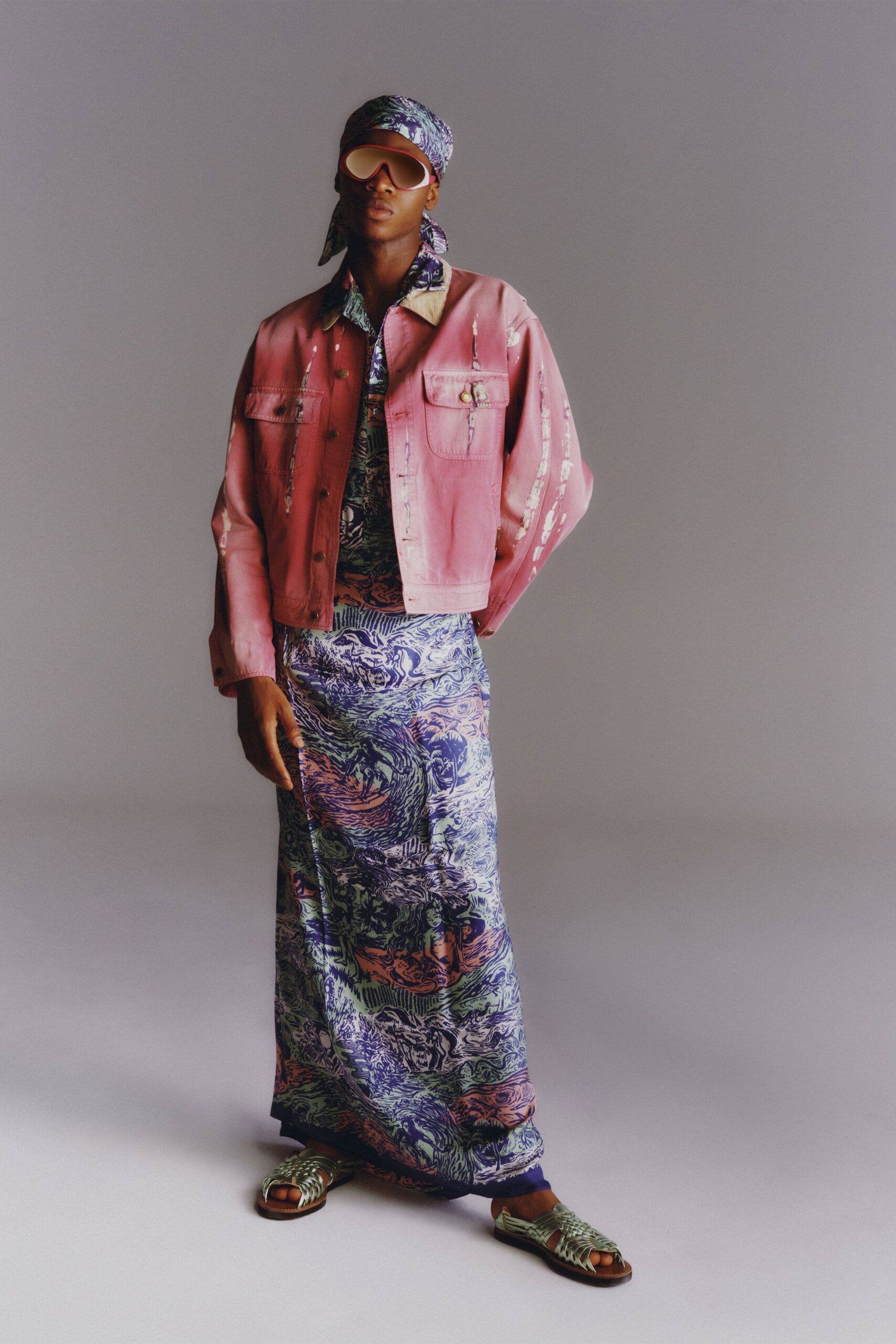 Moschino Resort 23 Look 19