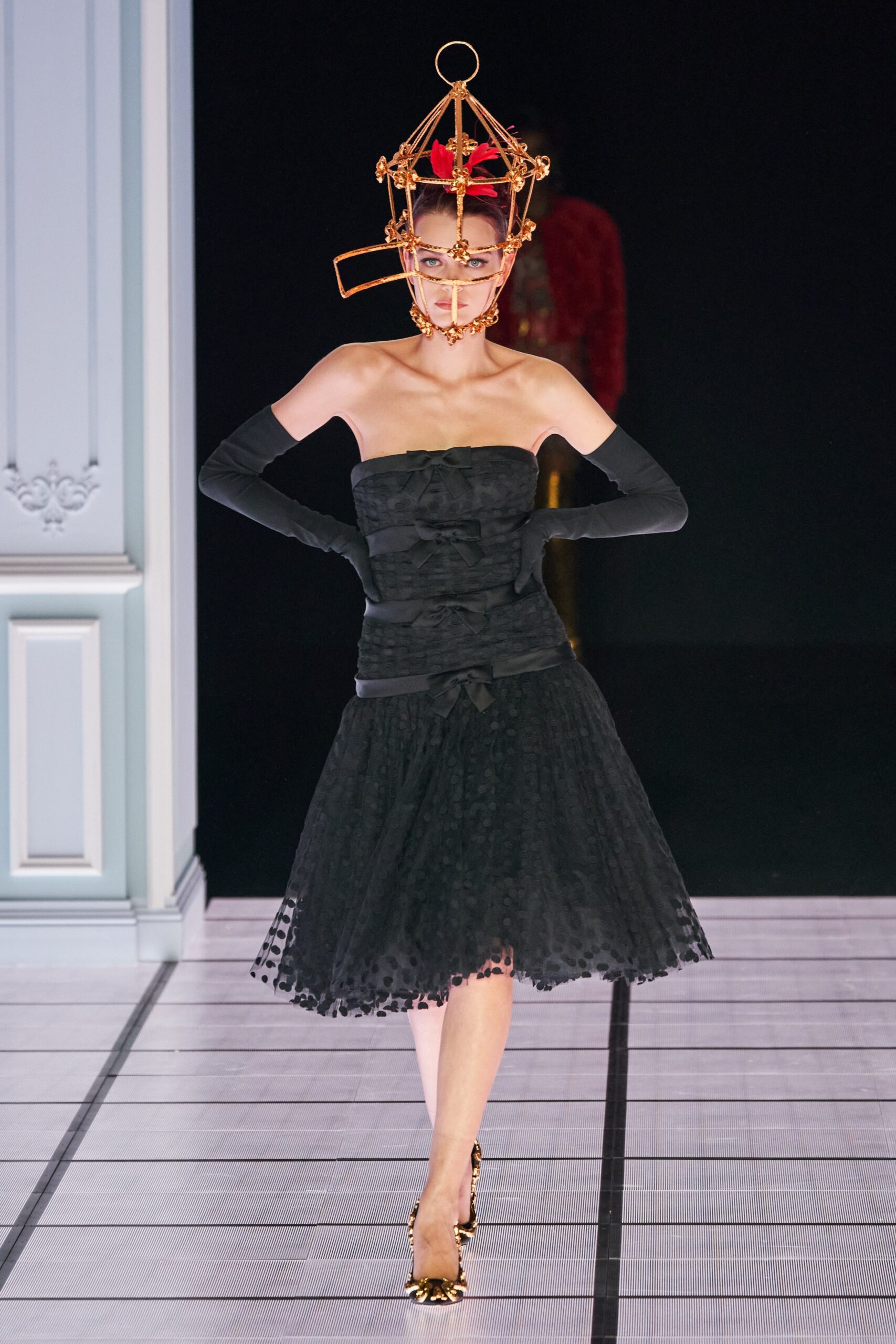 Moschino F/W 22 Look 19