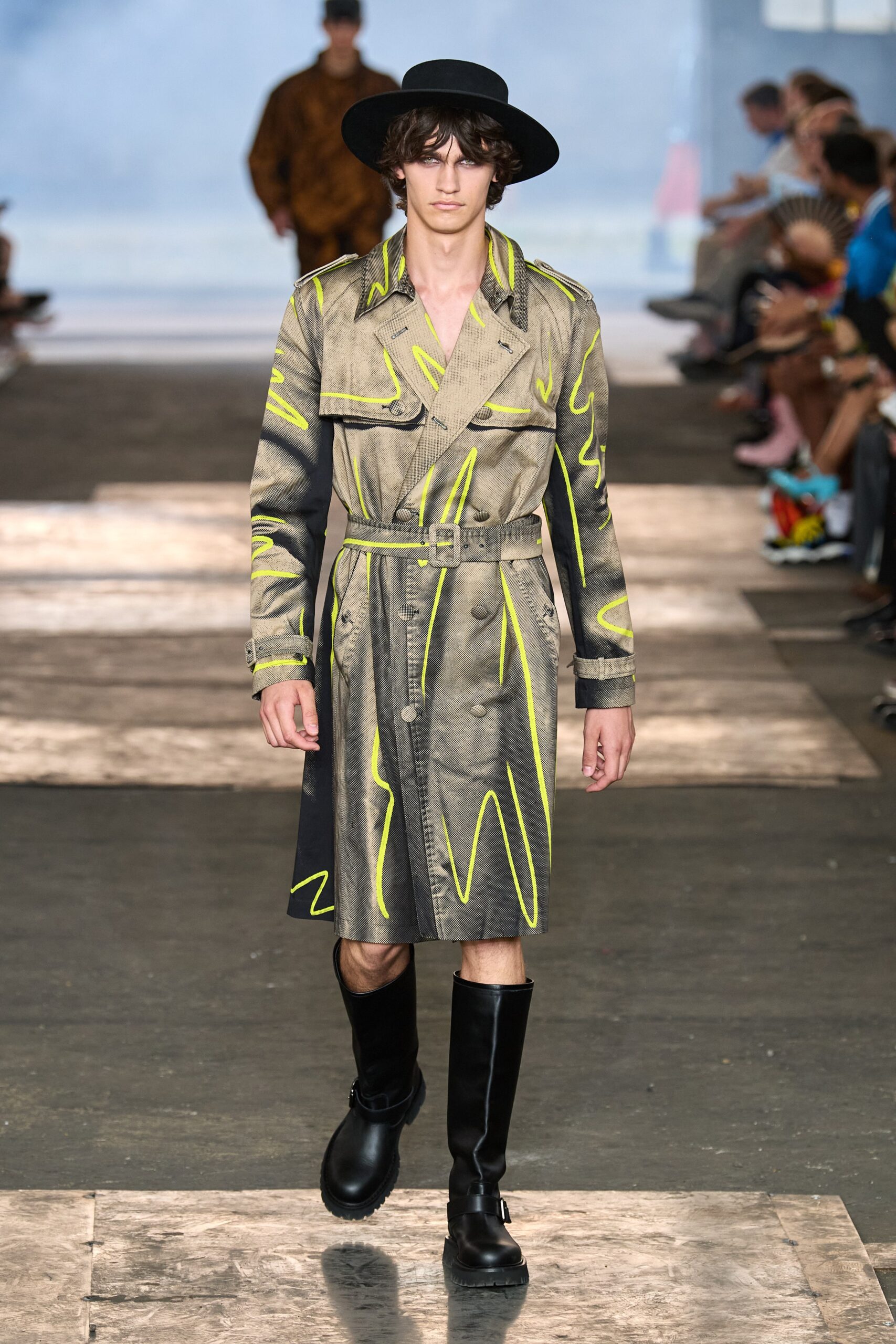 Moschino S/S 23 Menswear Look 19