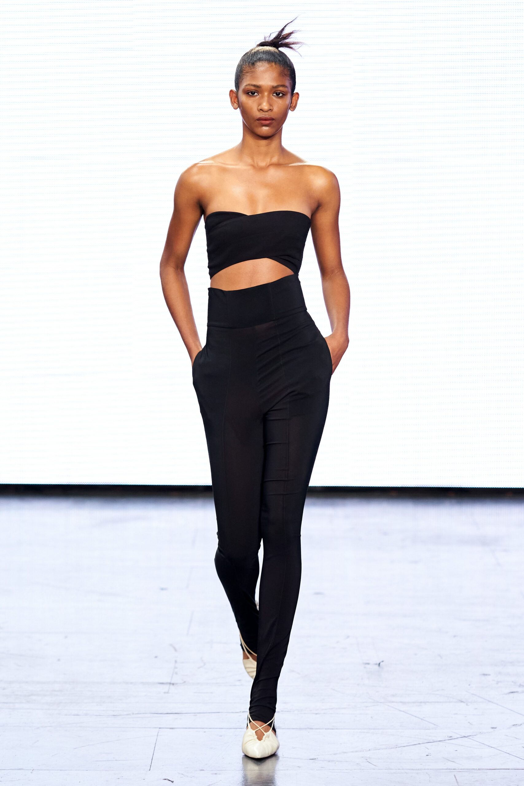 Nensi Dojaka S/S 22 Look 19