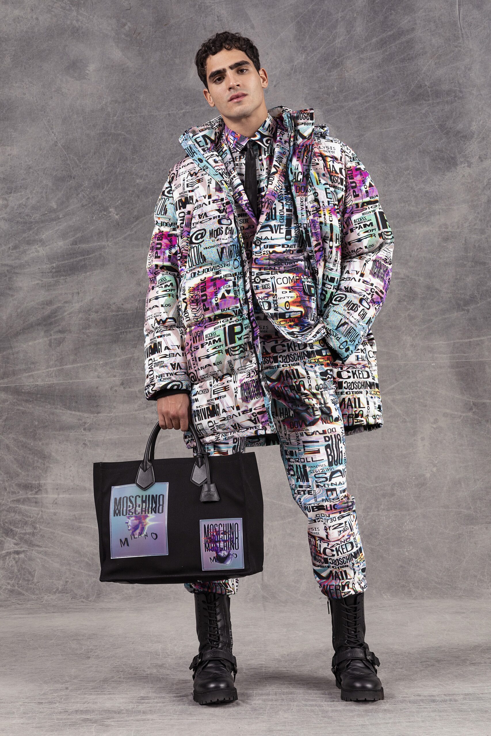 Moschino F/W 21 Look 21