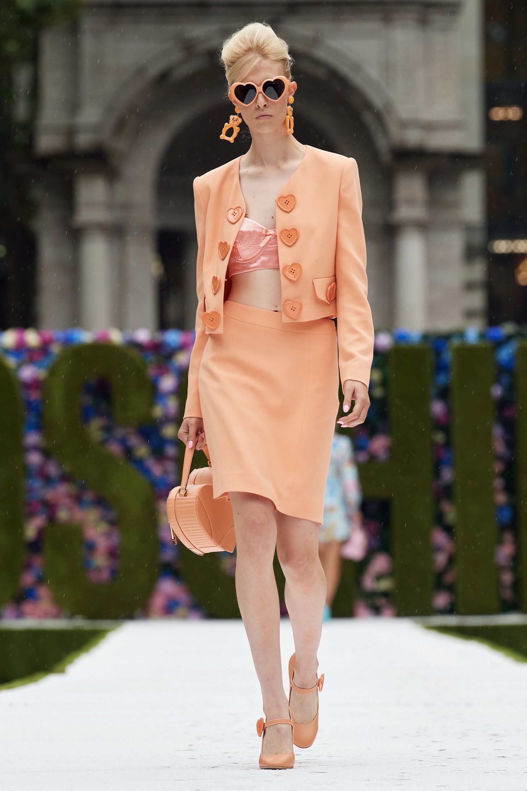 Moschino S/S 22 Look 21