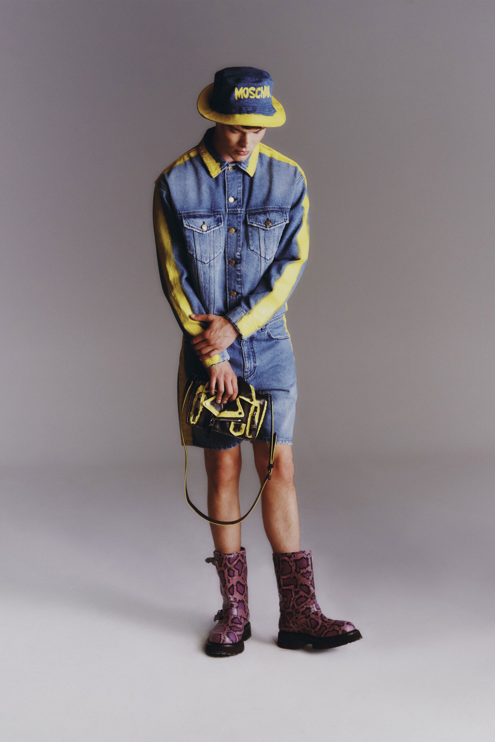Moschino Resort 23 Look 21