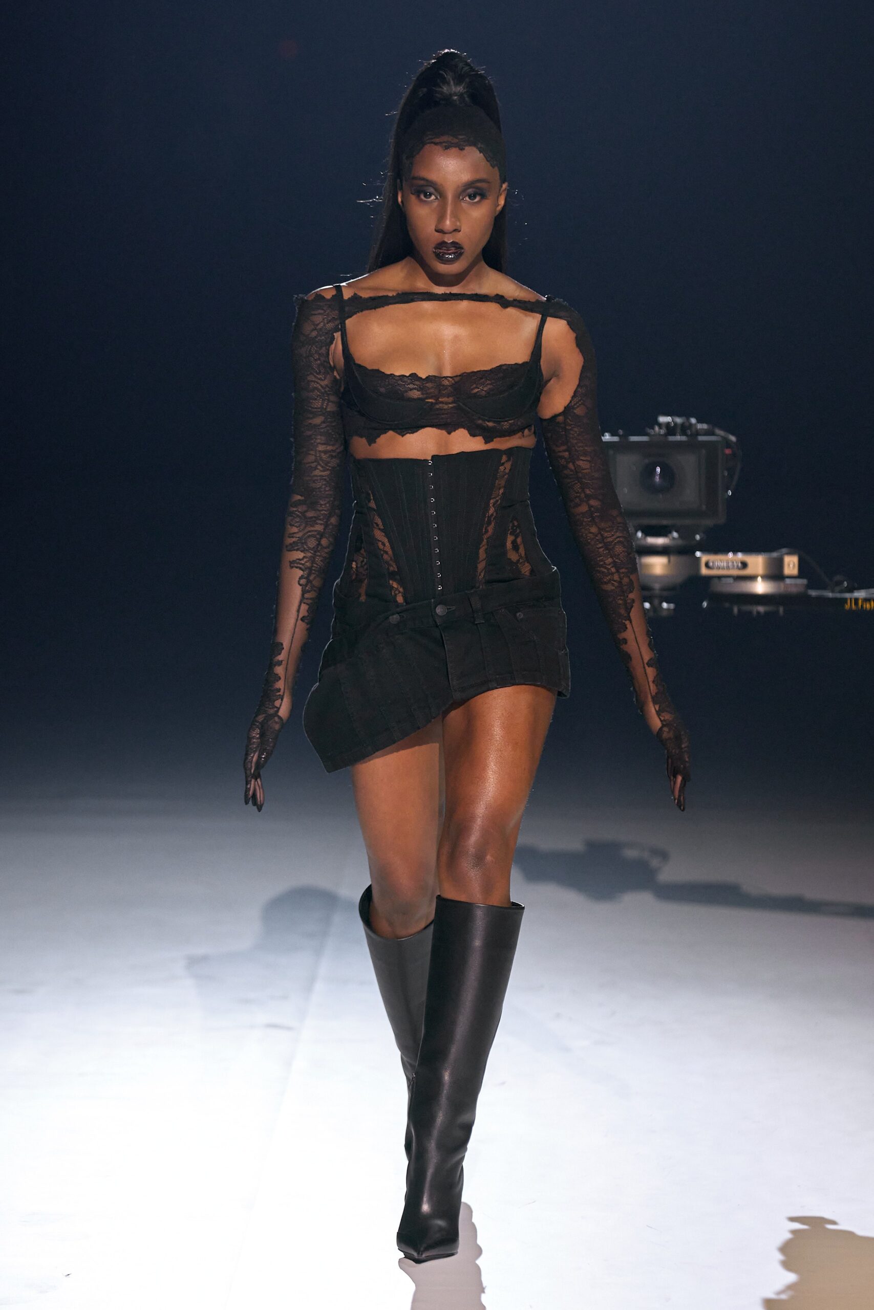 Mugler F/W 22 Look 21