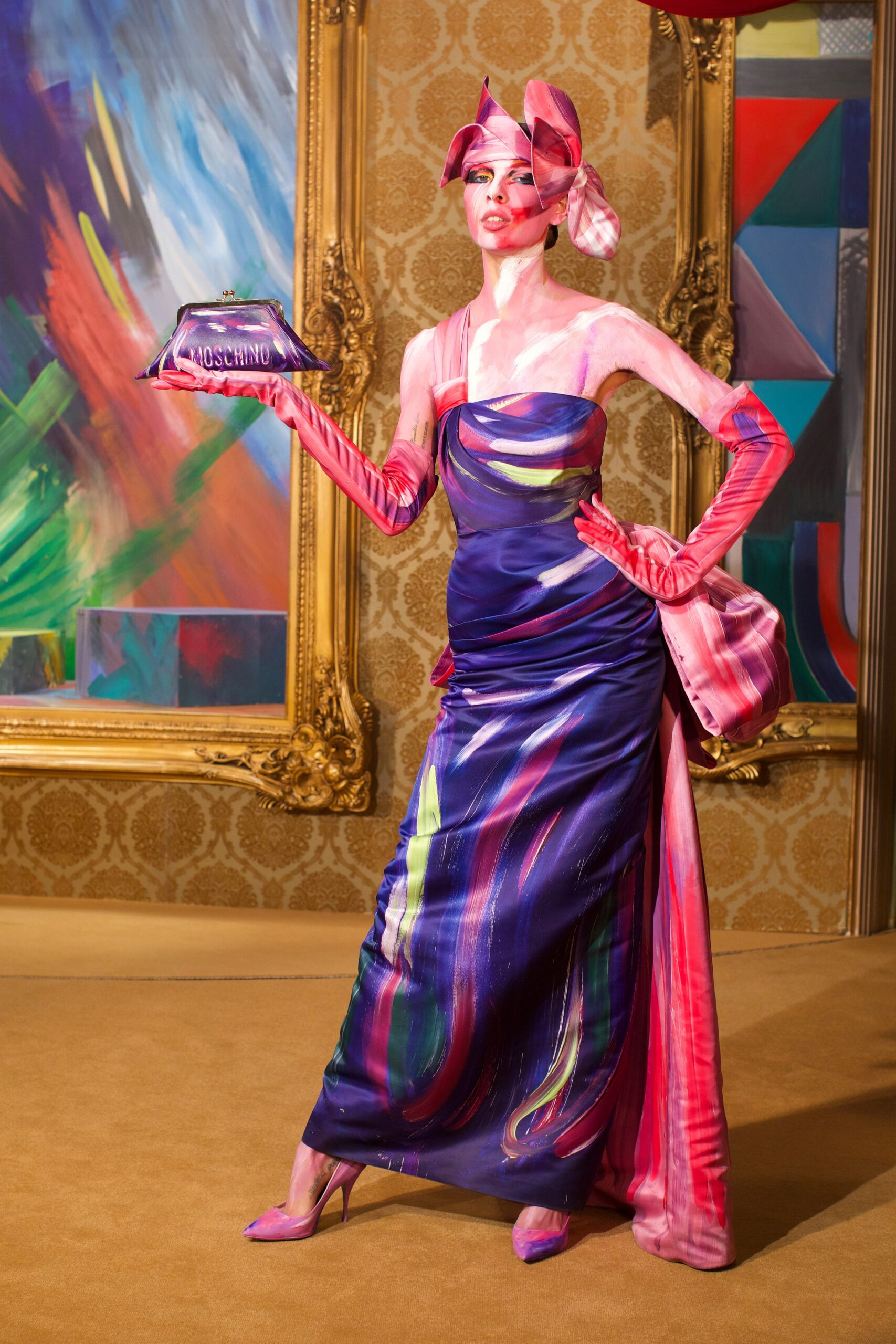 Moschino F/W 21 Look 22