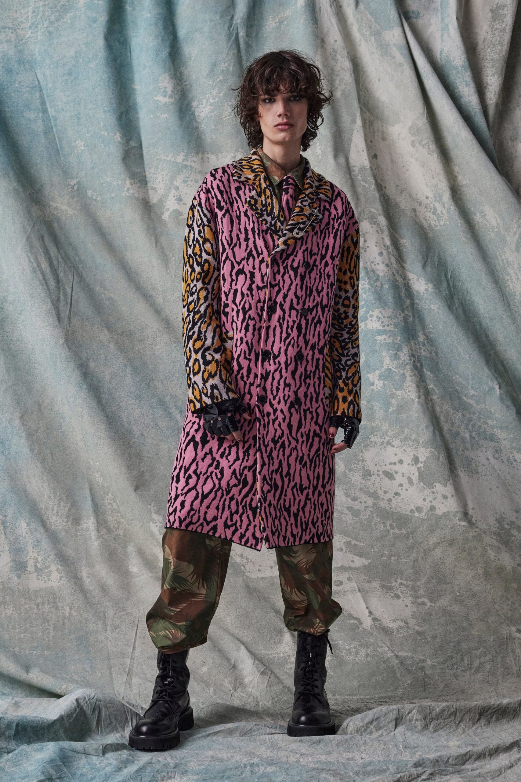 Moschino F/W 23 Look 22
