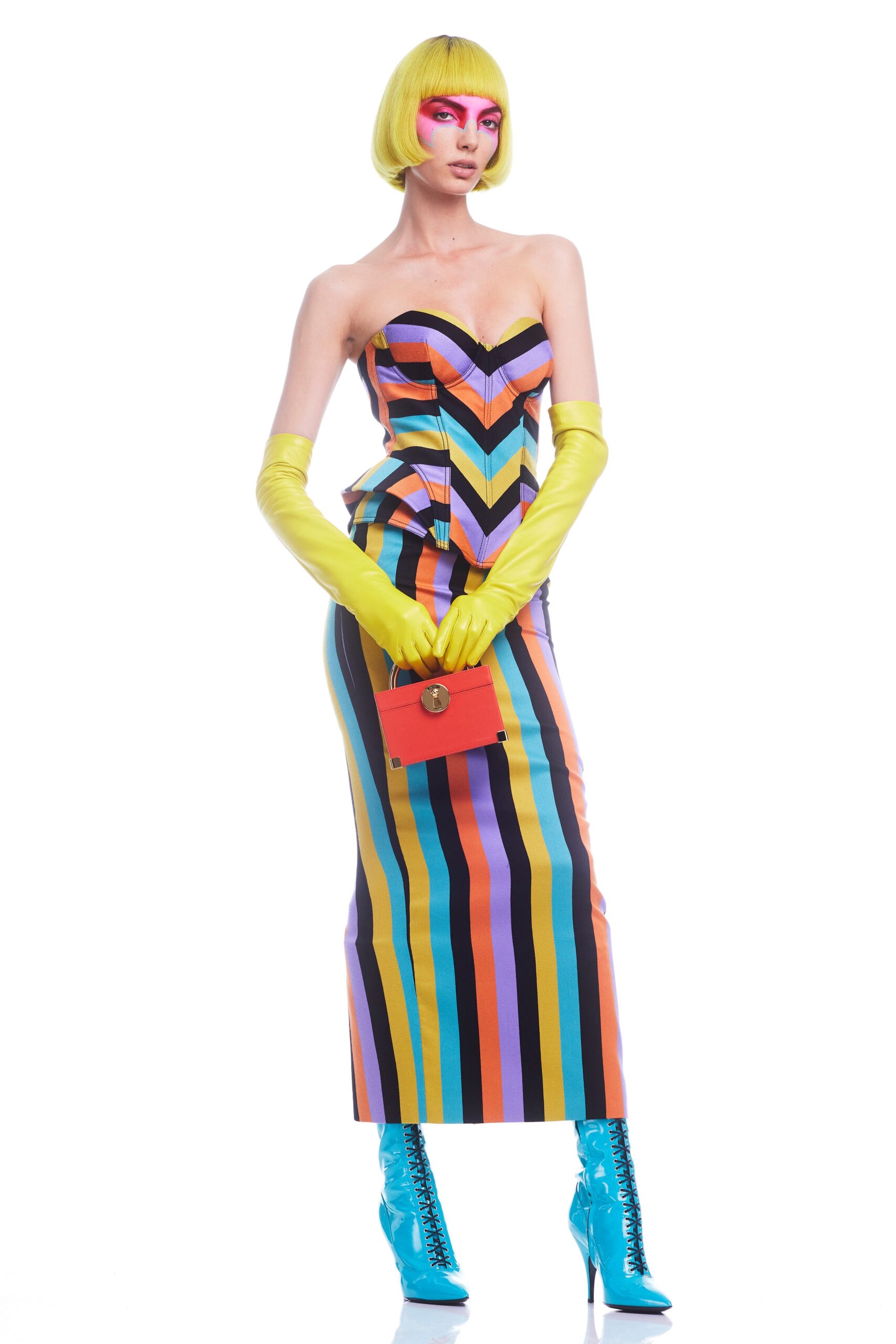 Moschino F/W 22 Look 23