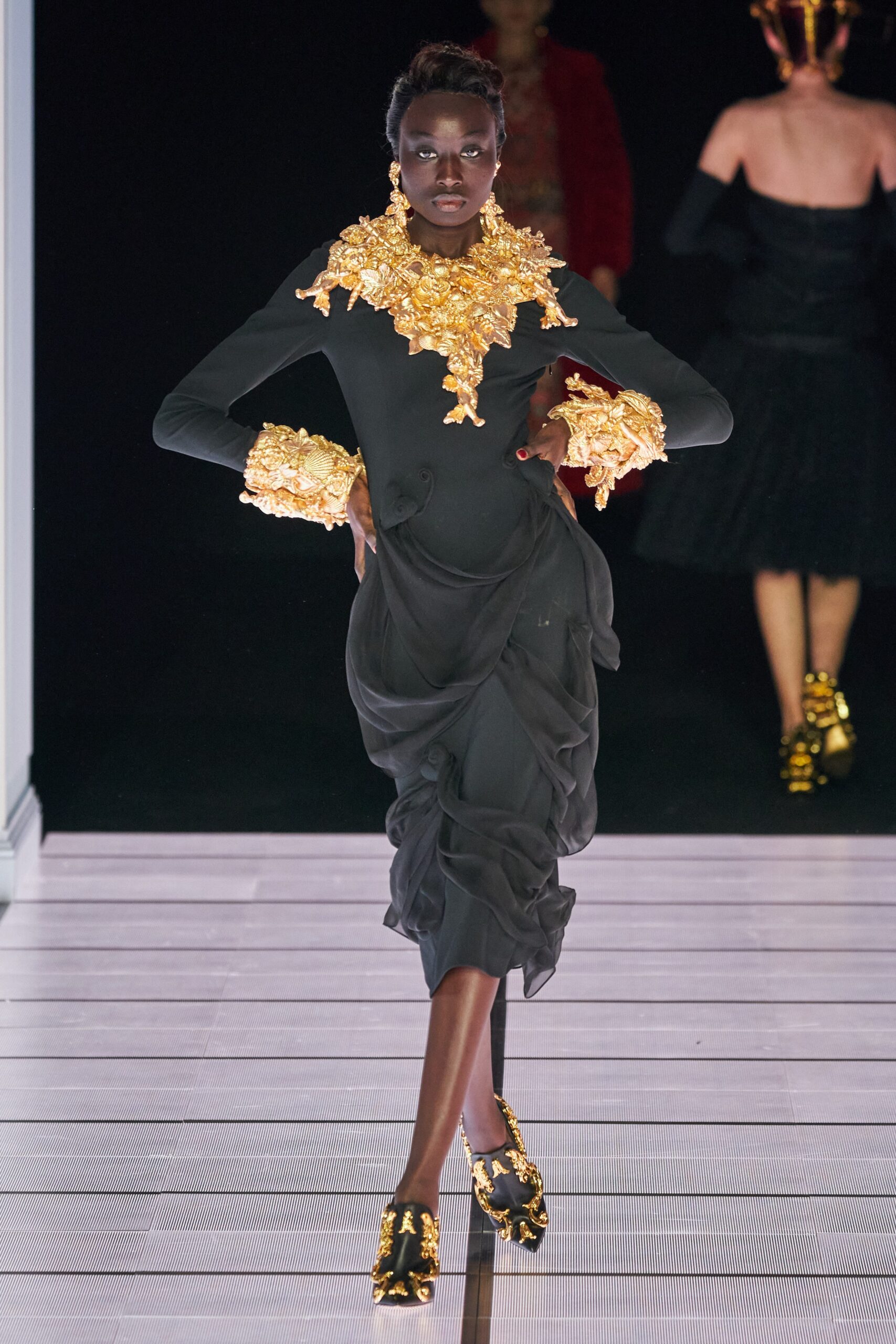 Moschino F/W 22 Look 23