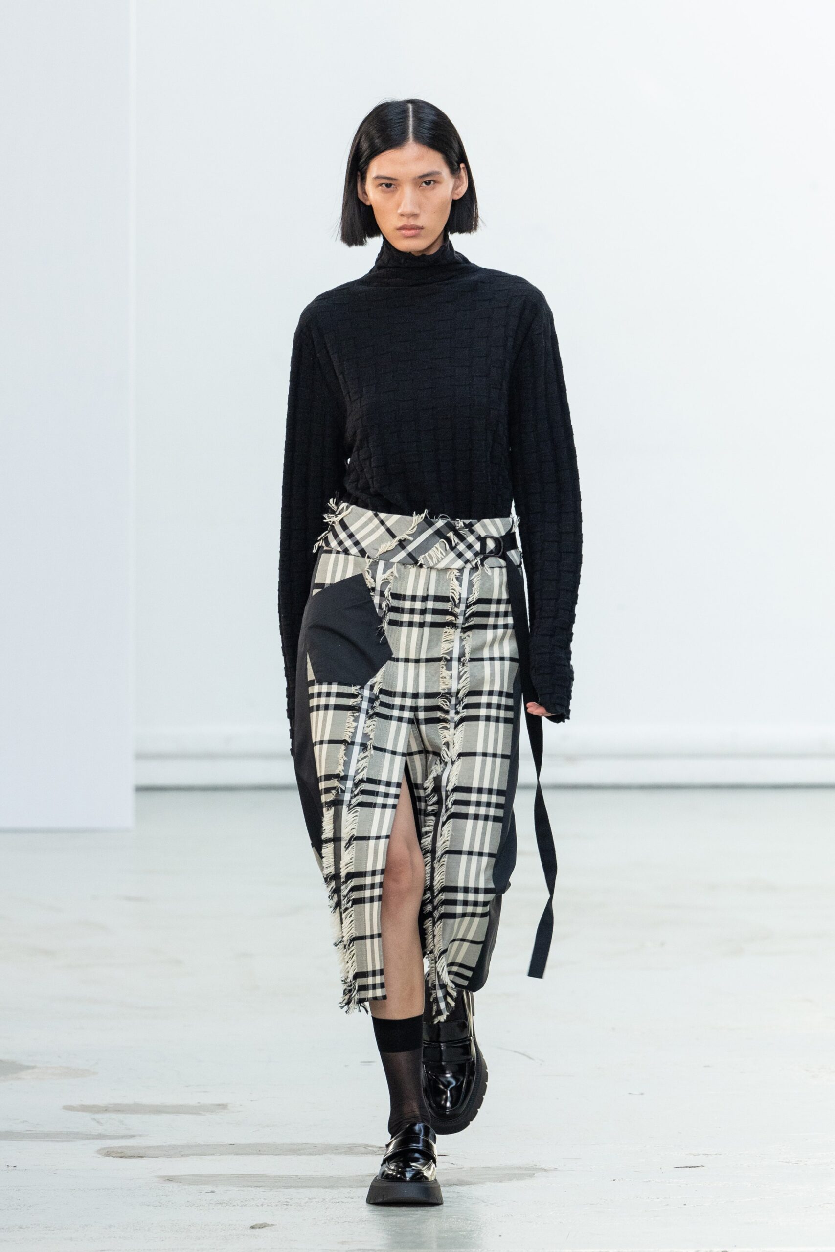 Nehera F/W 23 Look 23