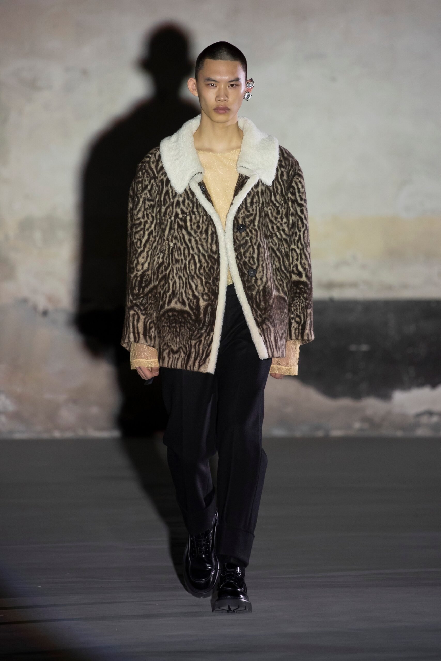 No. 21 F/W 21 Look 24