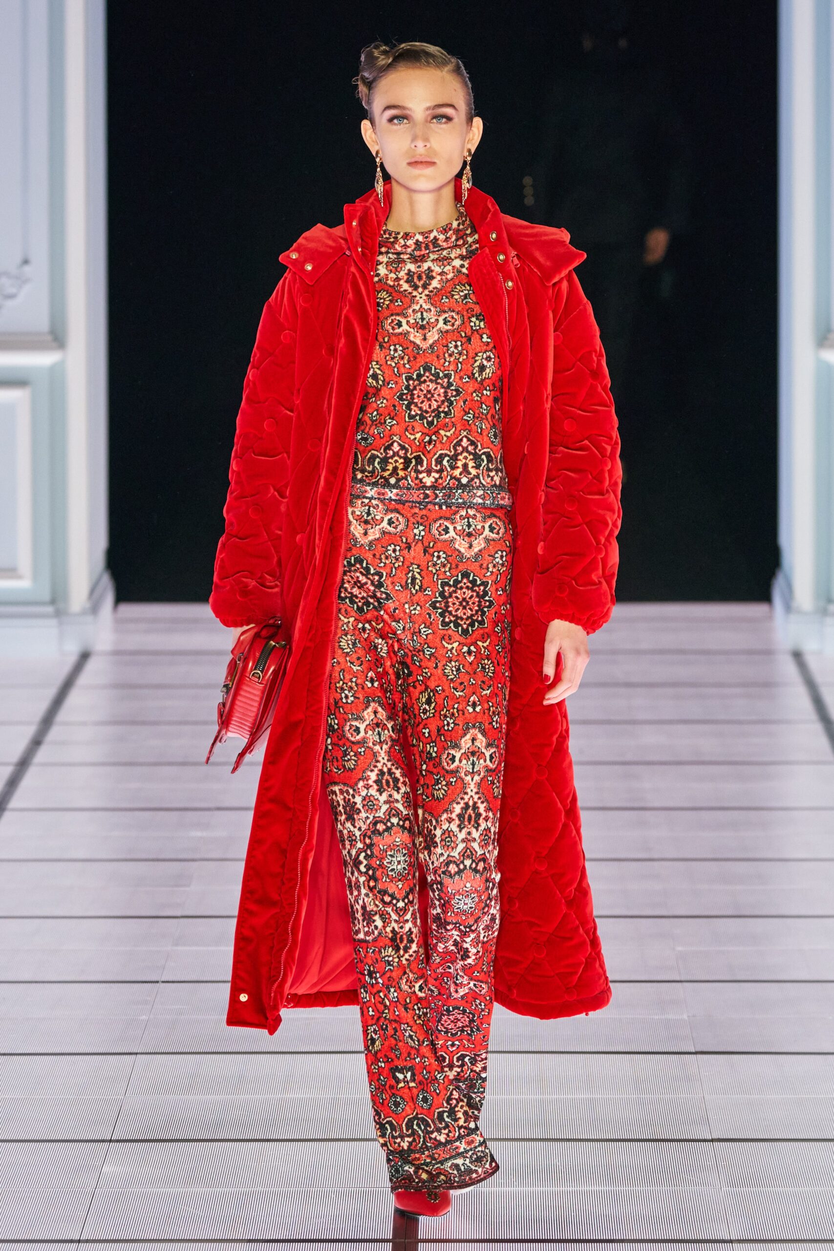 Moschino F/W 22 Look 24