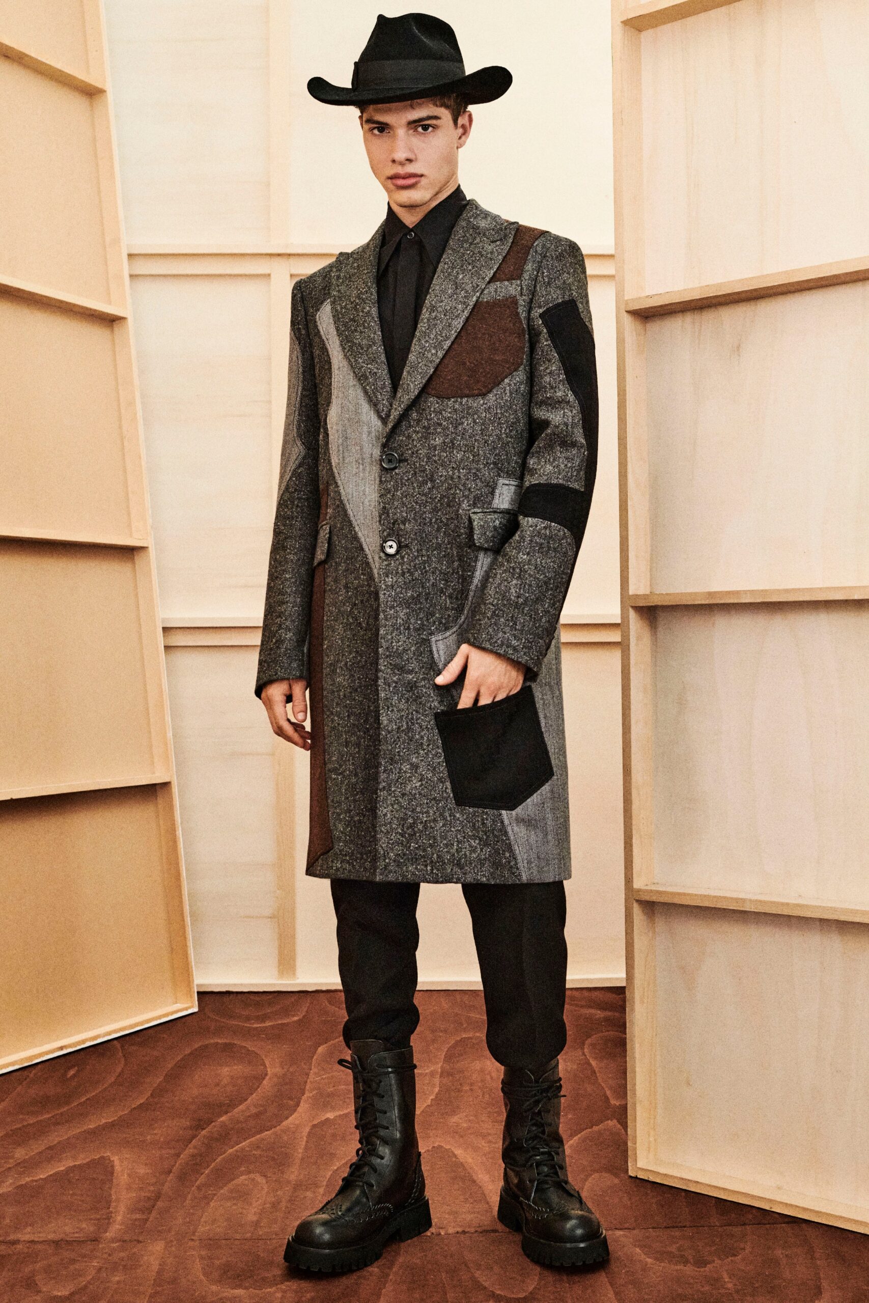 Moschino F/W 23 Menswear Look 24