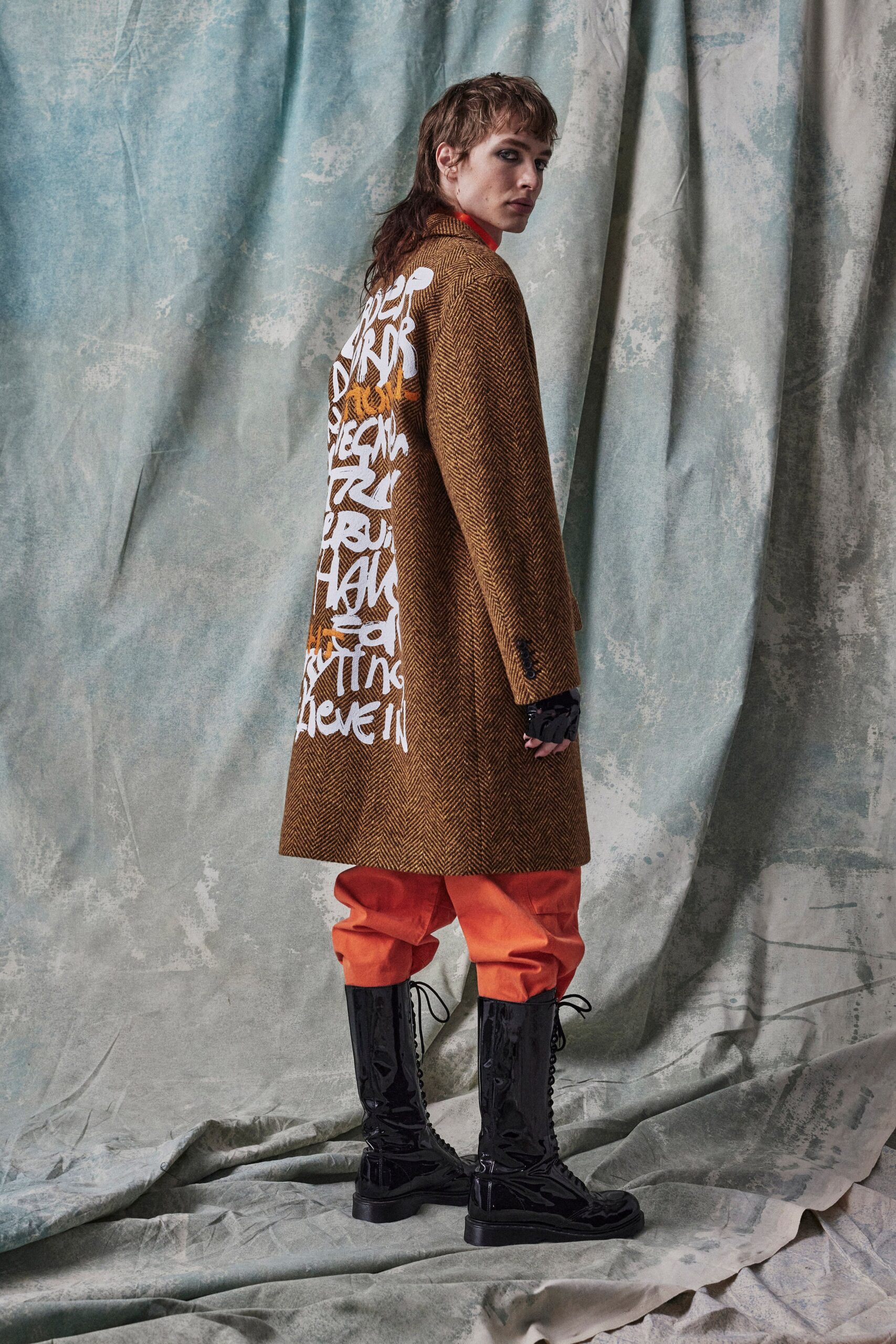 Moschino F/W 23 Look 24