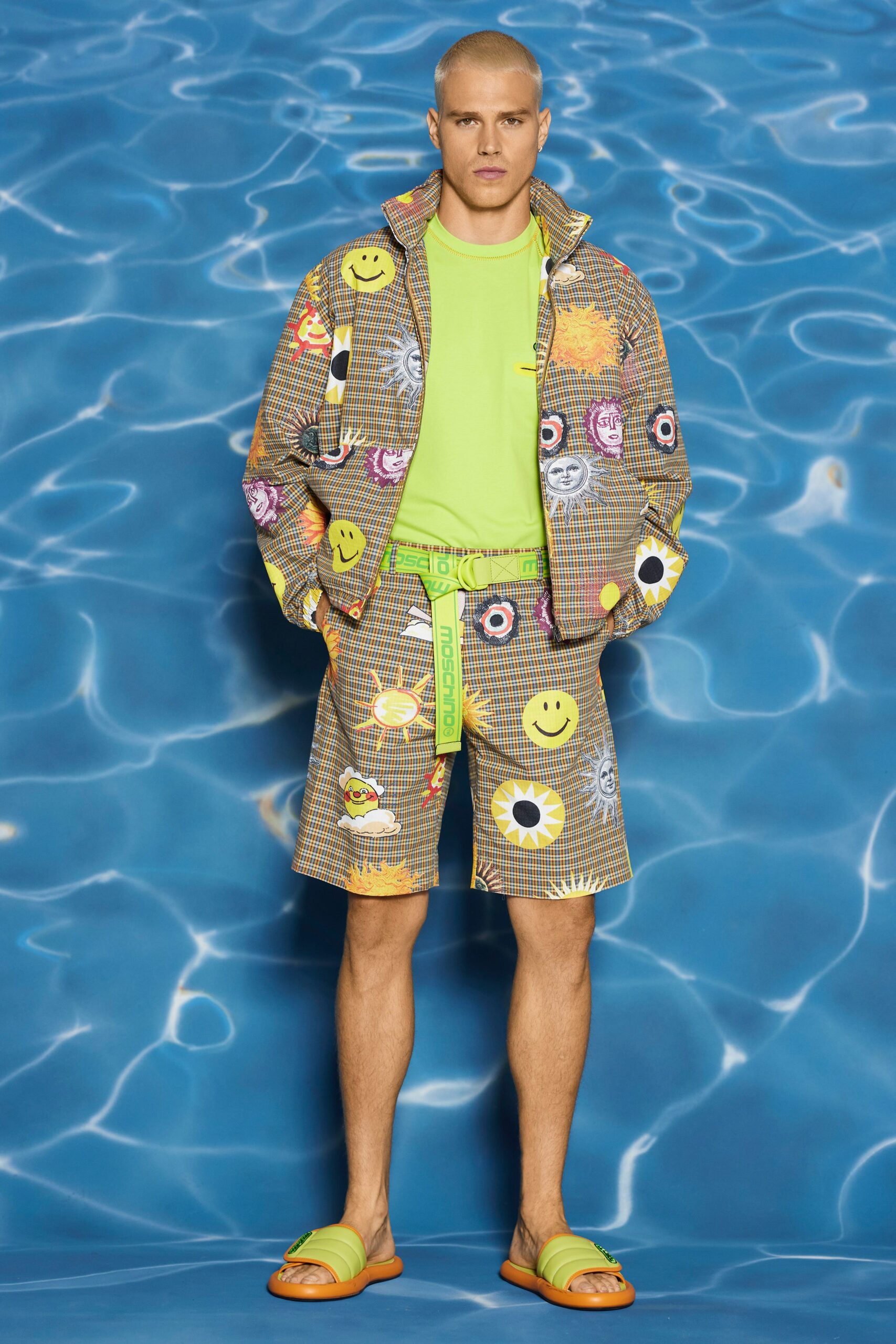 Moschino Resort 22 Look 25