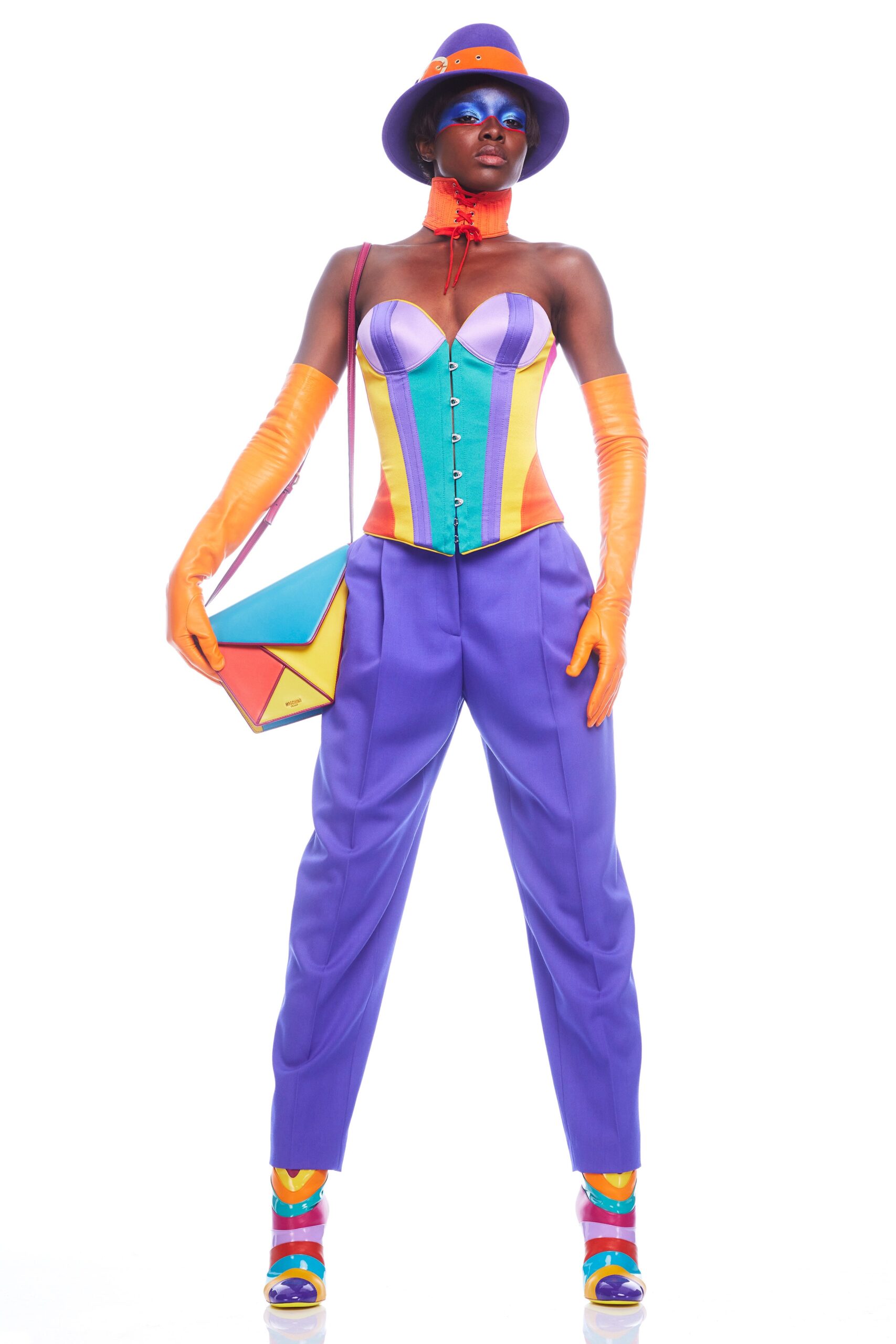 Moschino F/W 22 Look 25