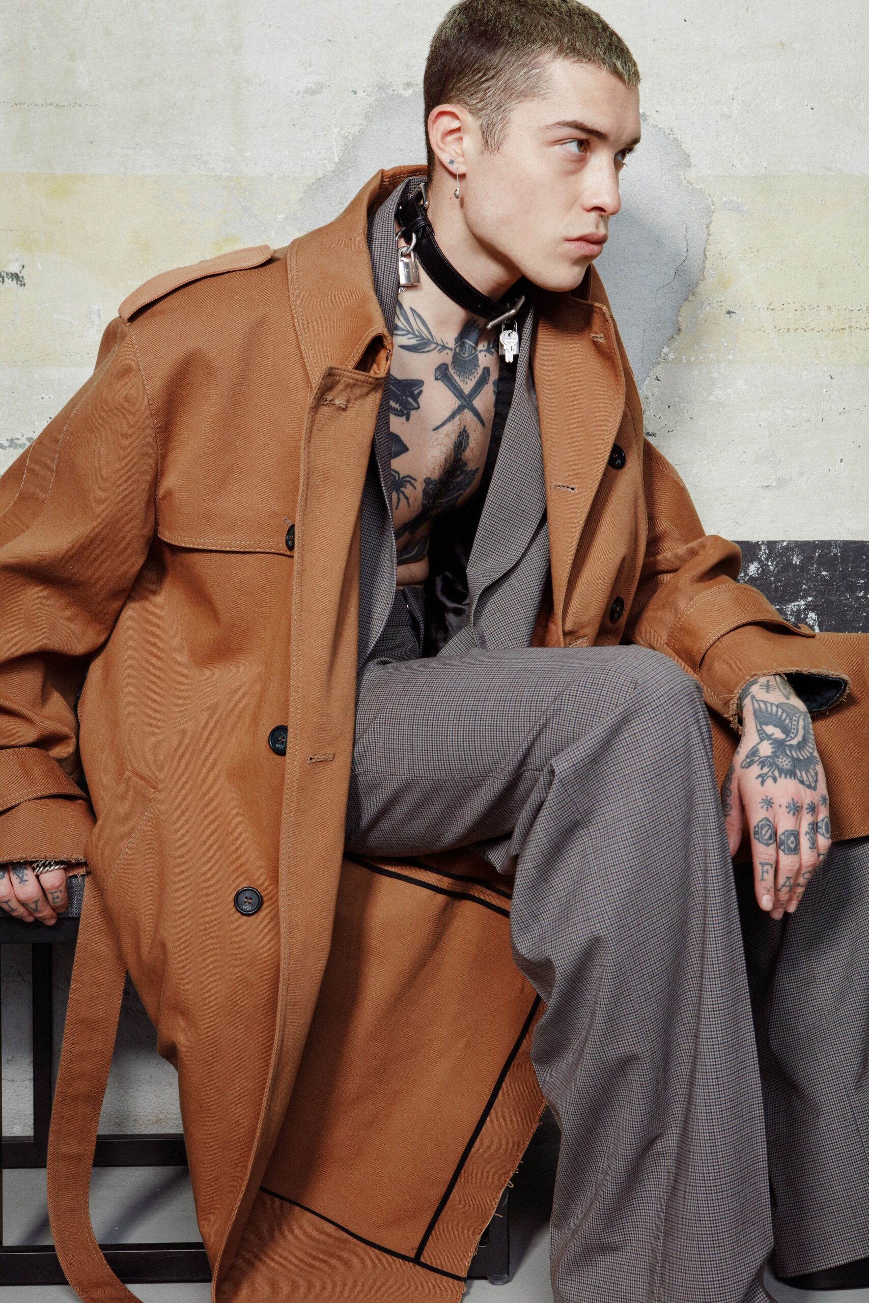 No. 21 F/W 22 Look 25