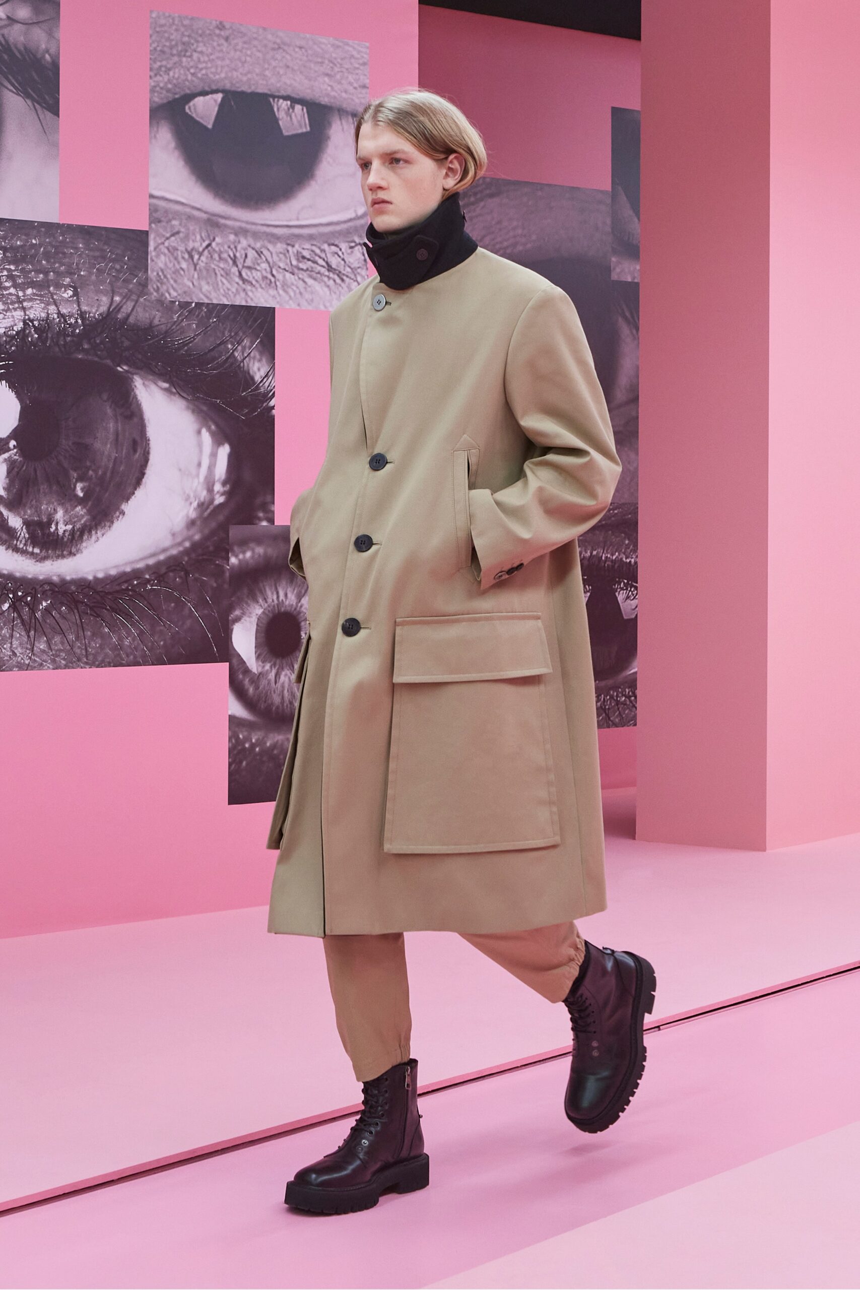 Neil Barrett F/W 22 Menswear Look 25