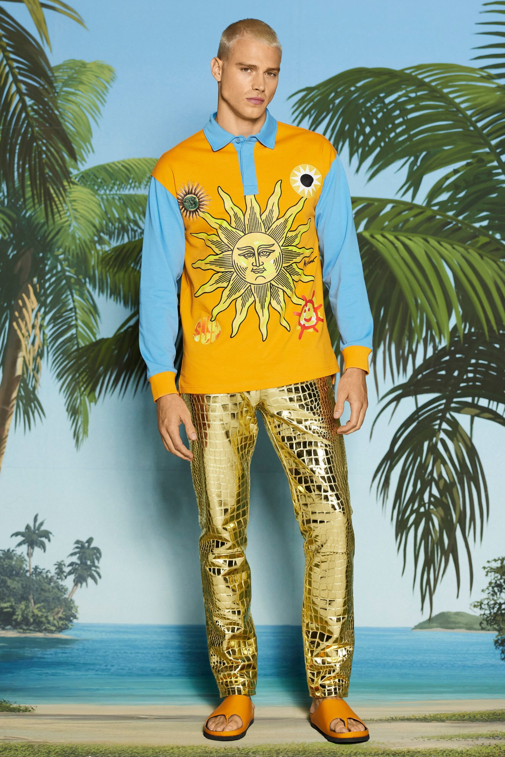 Moschino Resort 22 Look 26