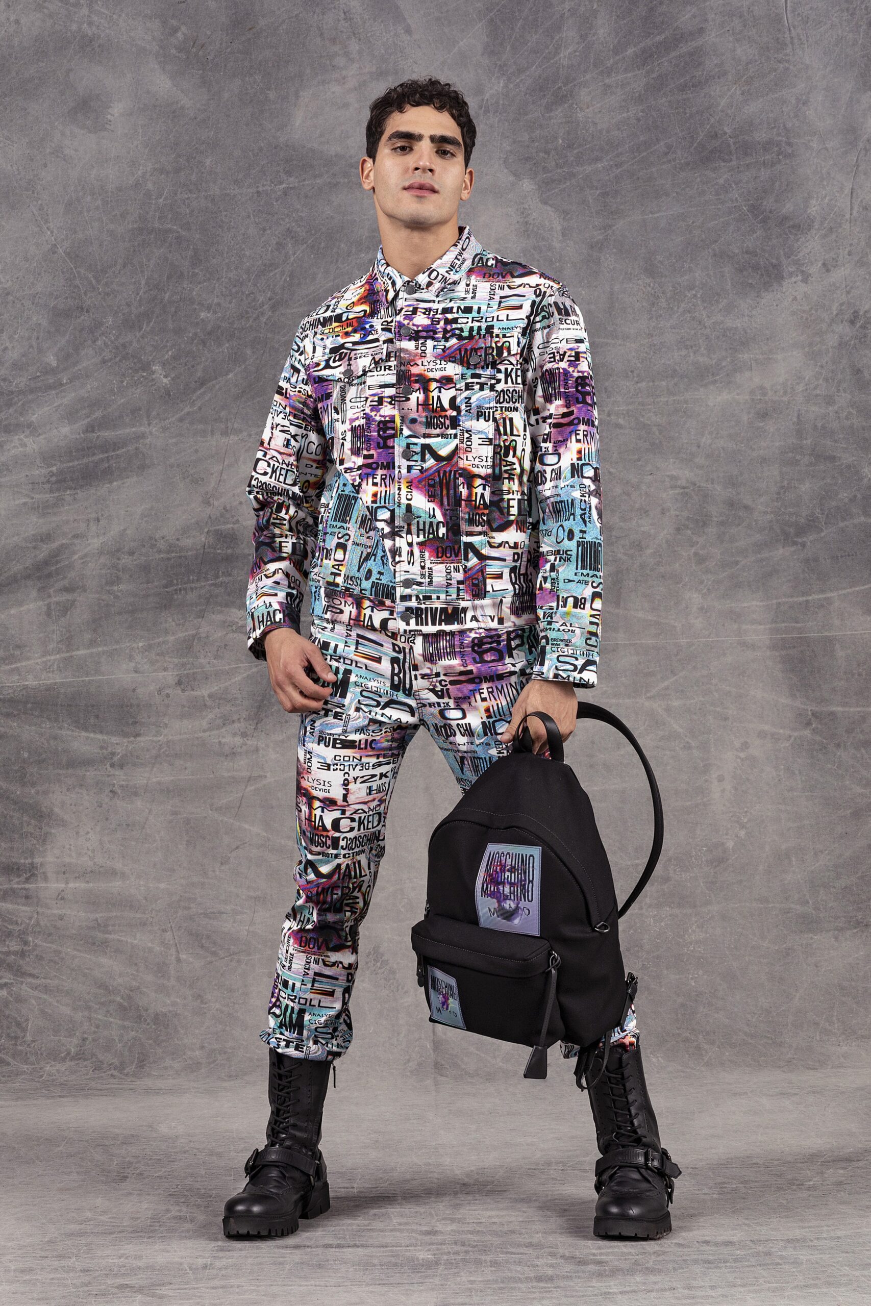 Moschino F/W 21 Look 26