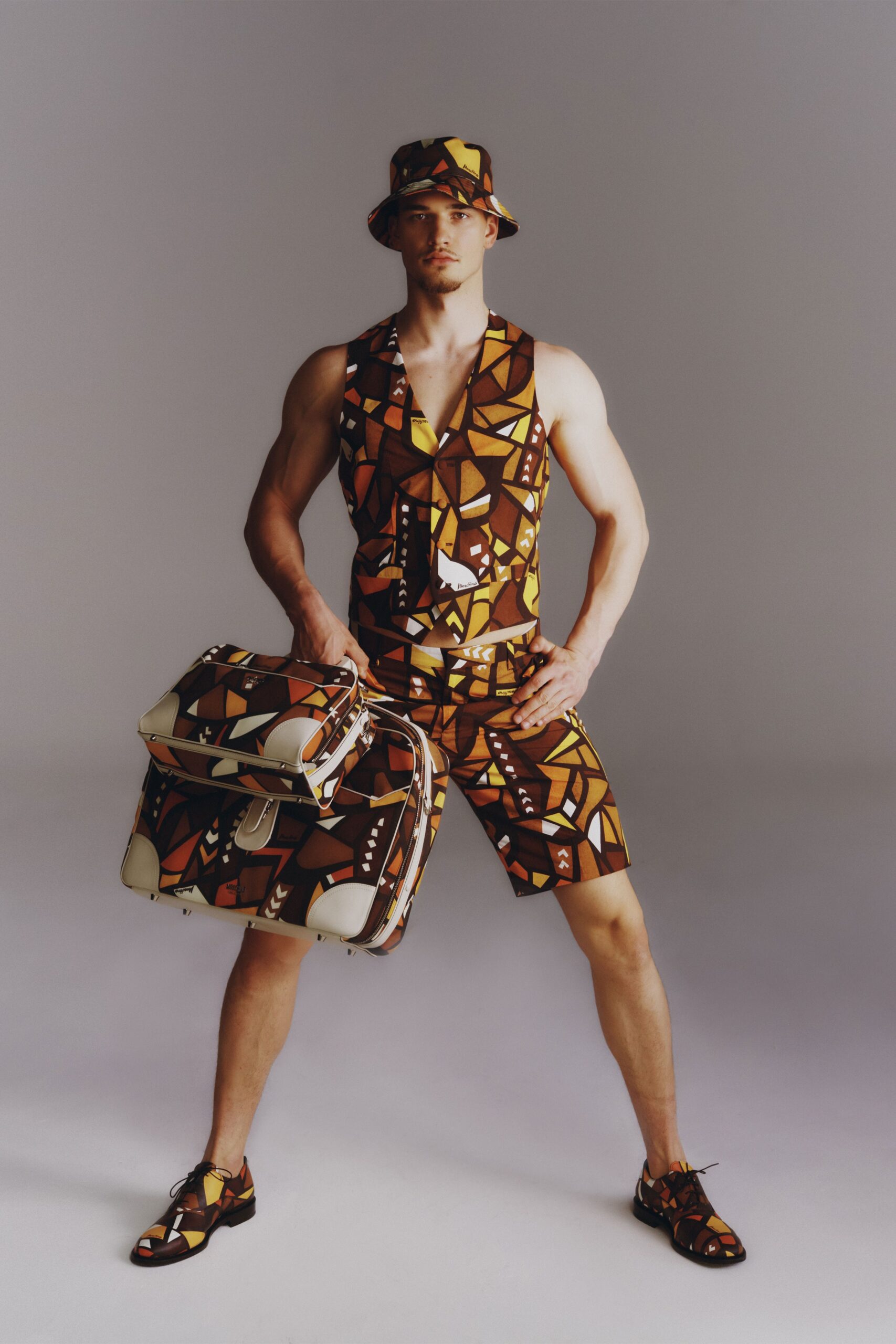 Moschino Resort 23 Look 26