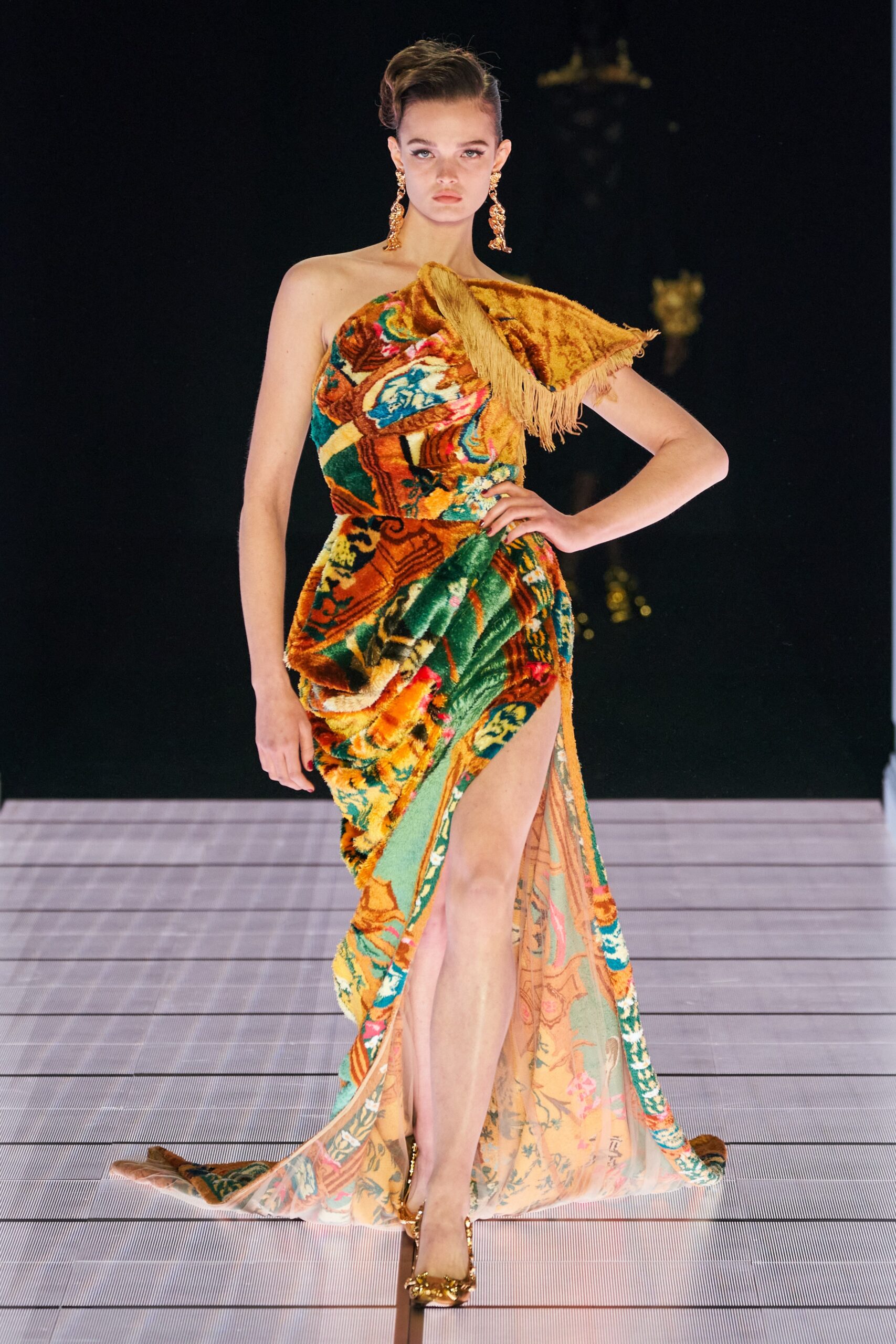Moschino F/W 22 Look 26